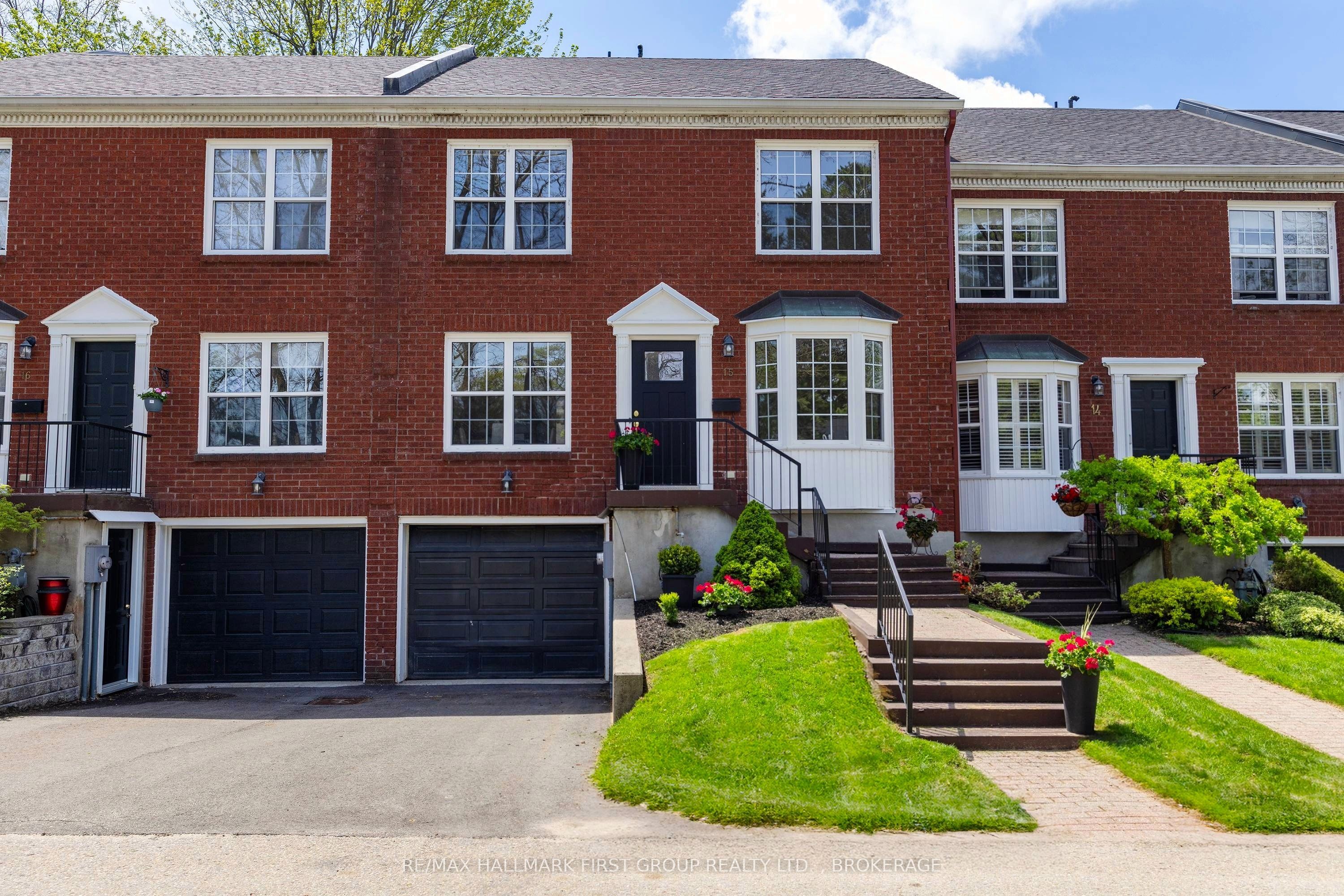 15 Country Club Place, Brockville, ON K6V 6T7