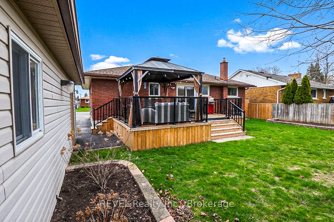 24 Grosvenor Street S, St. Catharines, ON L2M 3E2 photo 5