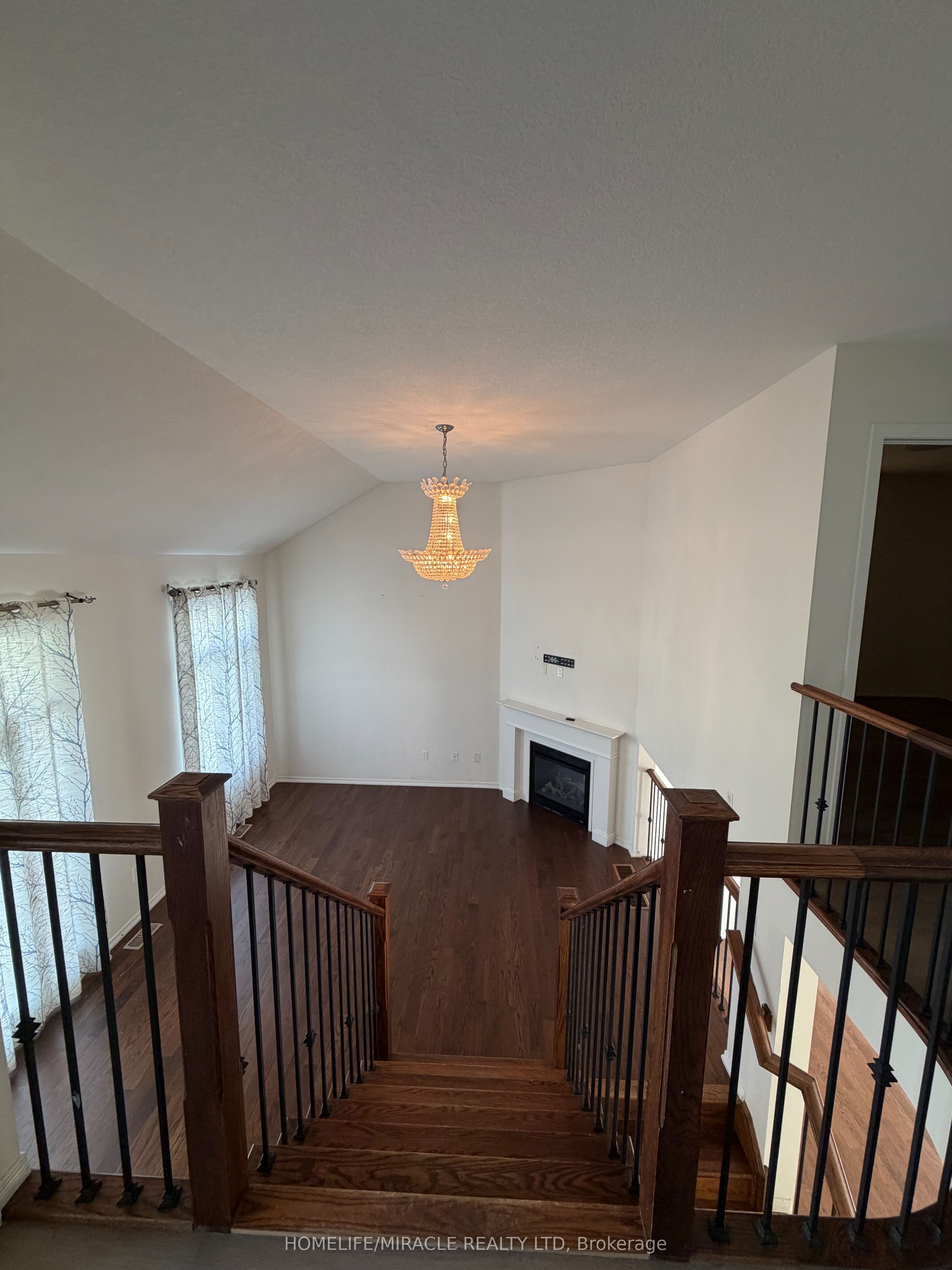 235 Apple Hill Crescent, Kitchener, ON N2R 0E5 photo 4