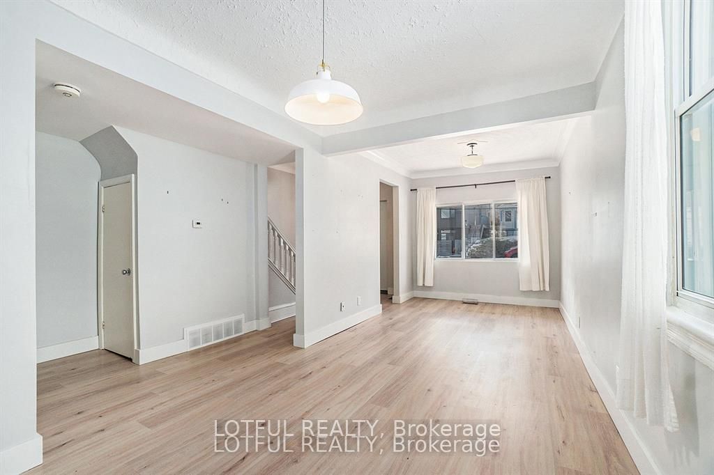 11 CHAMPAGNE Avenue S, Dows Lake - Civic Hospital and Area, ON K1S 4P1 photo 3