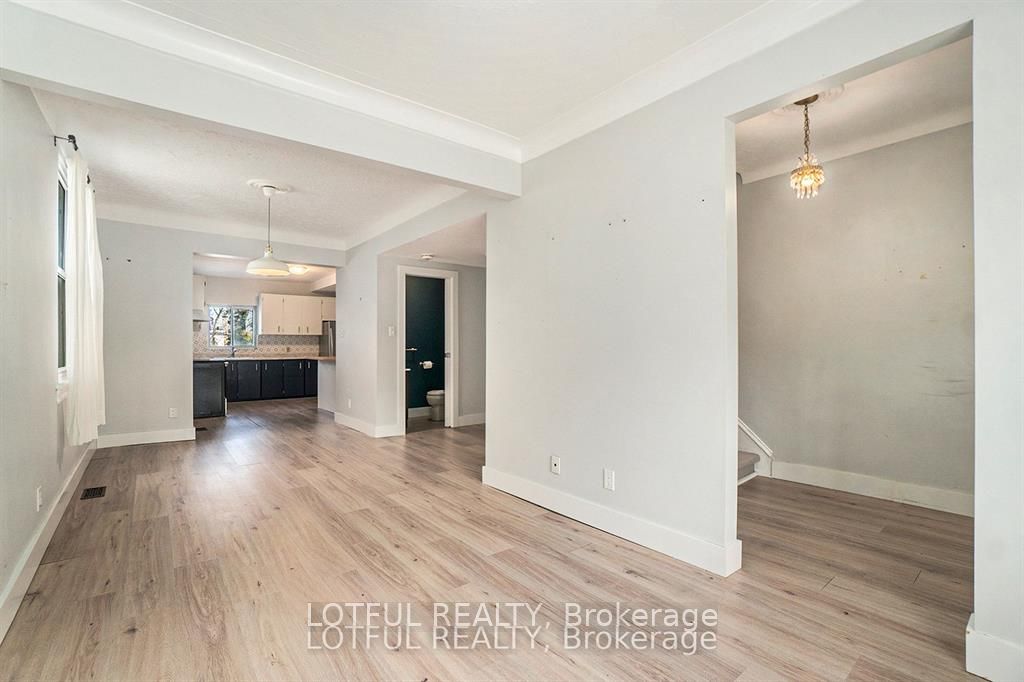 11 CHAMPAGNE Avenue S, Dows Lake - Civic Hospital and Area, ON K1S 4P1 photo 4