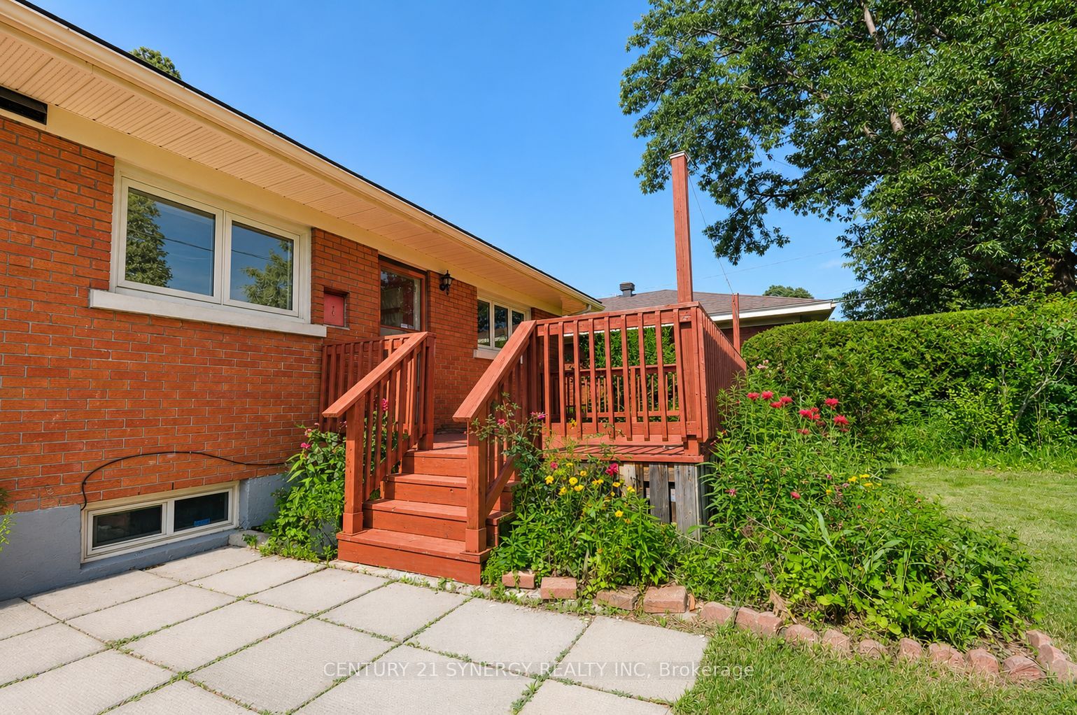 2148 Iris Street, Belair Park - Copeland Park and Area, ON K2C 1B3 photo 2