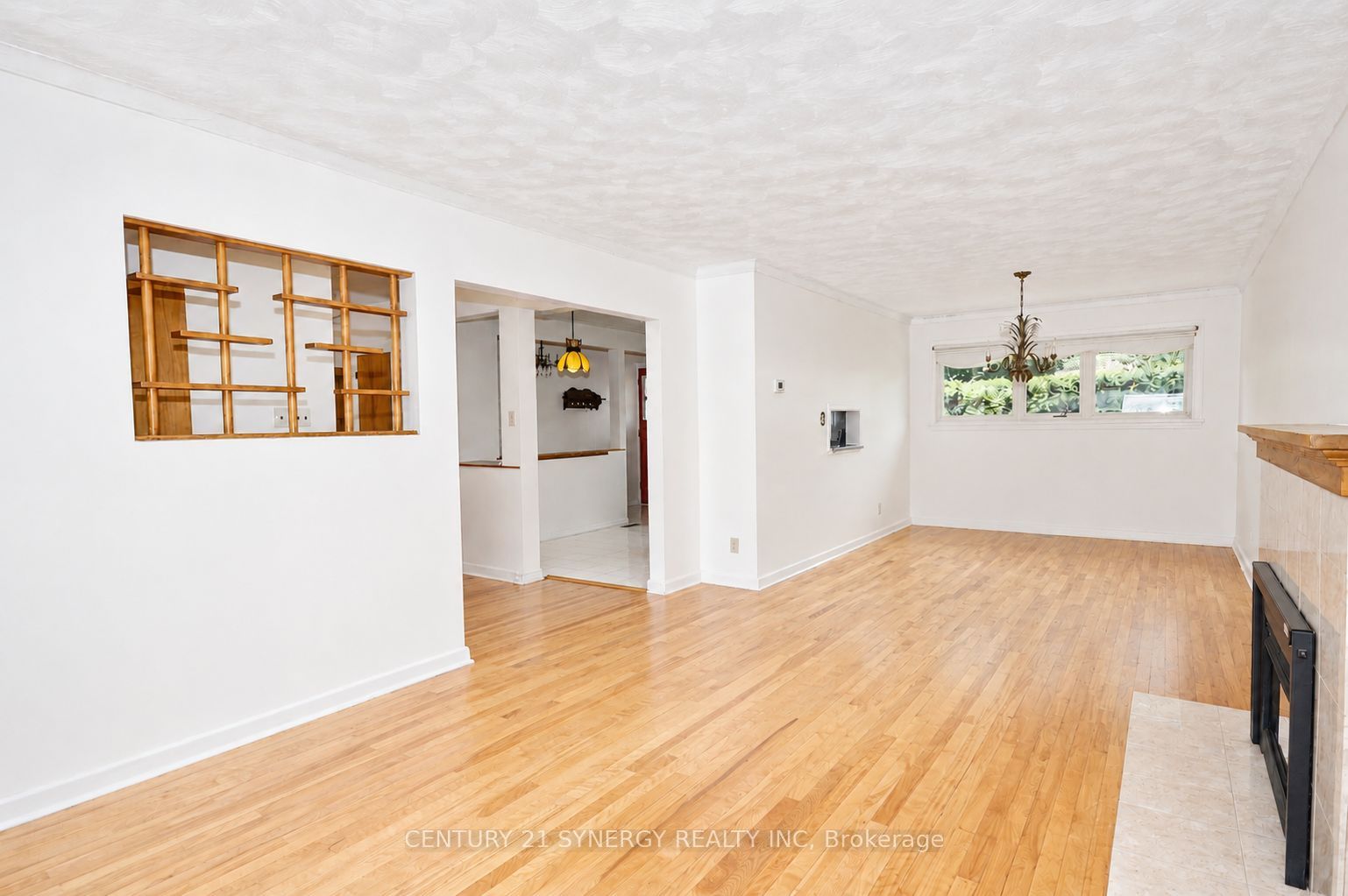 2148 Iris Street, Belair Park - Copeland Park and Area, ON K2C 1B3 photo 3
