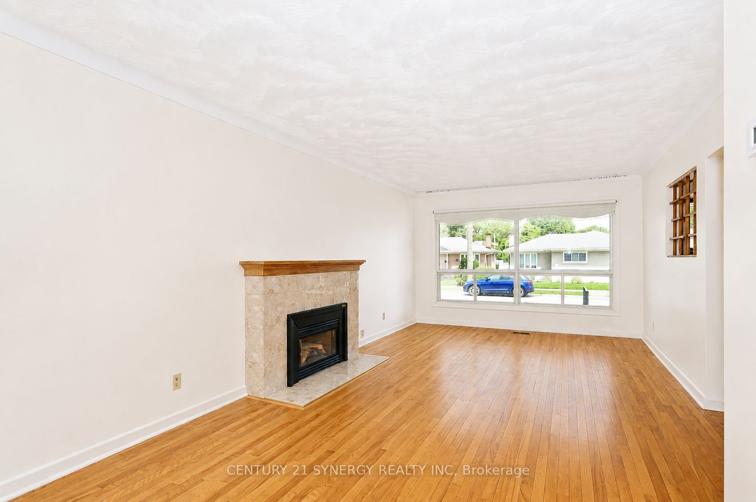 2148 Iris Street, Belair Park - Copeland Park and Area, ON K2C 1B3 photo 5