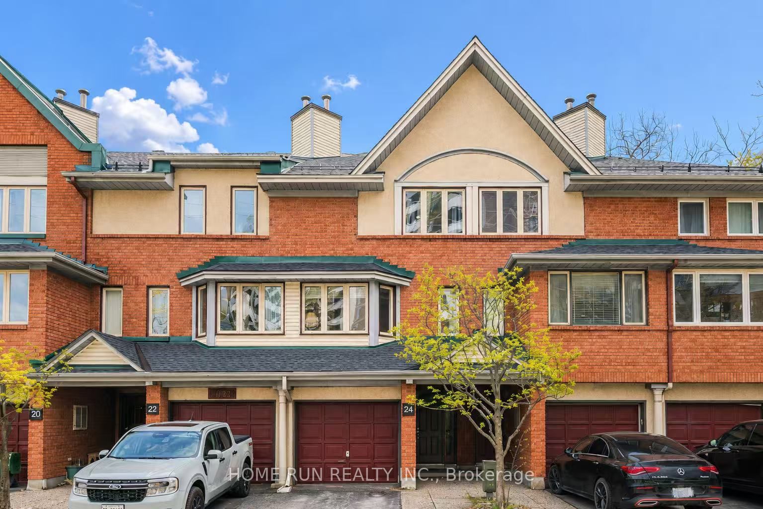 2828 Richmond Road 24, Britannia Heights - Queensway Terrace N and Area, ON K2B 8S1