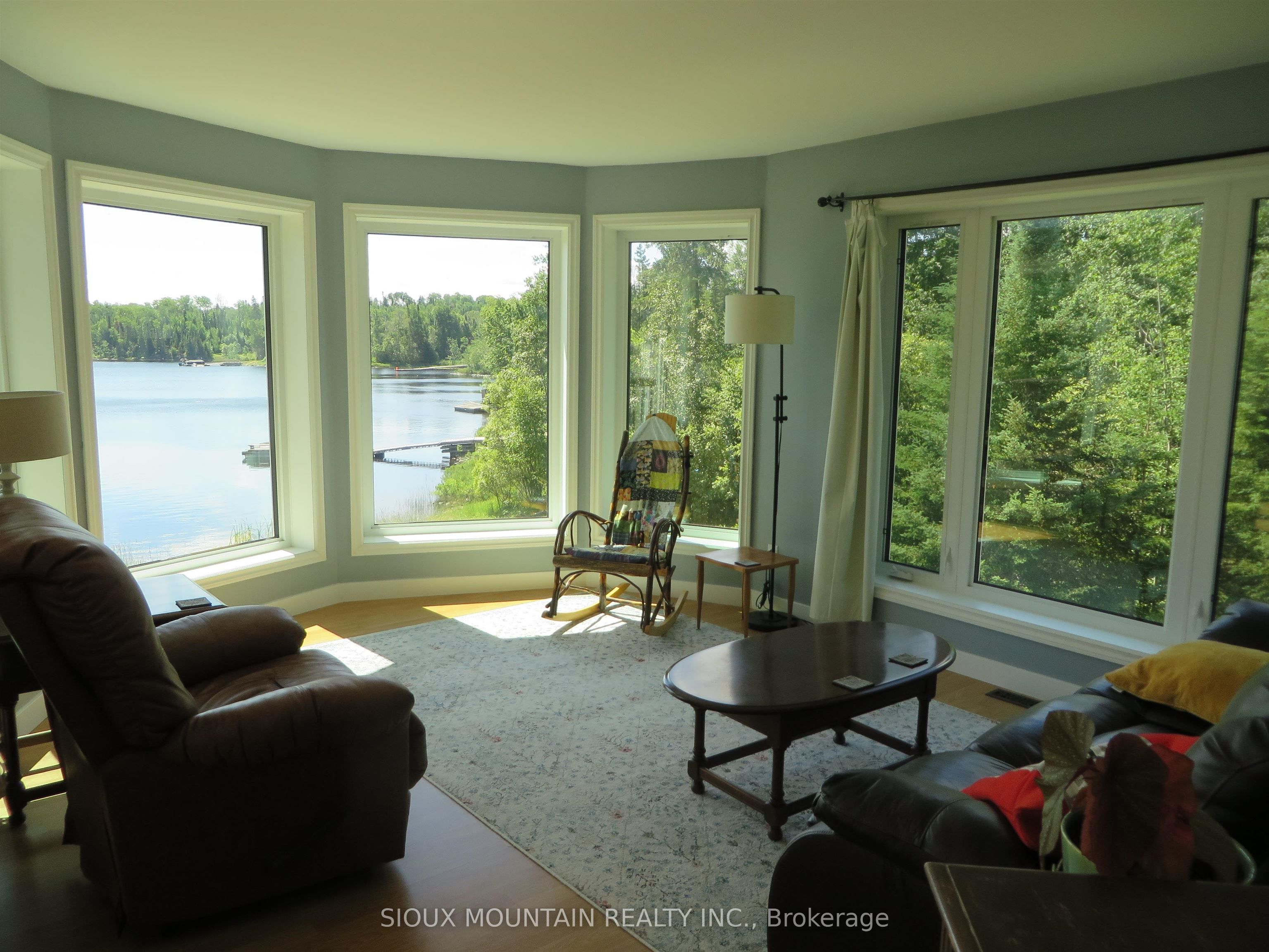 23 Friesen Blvd, Sioux Lookout, ON P8T 0A7 photo 2
