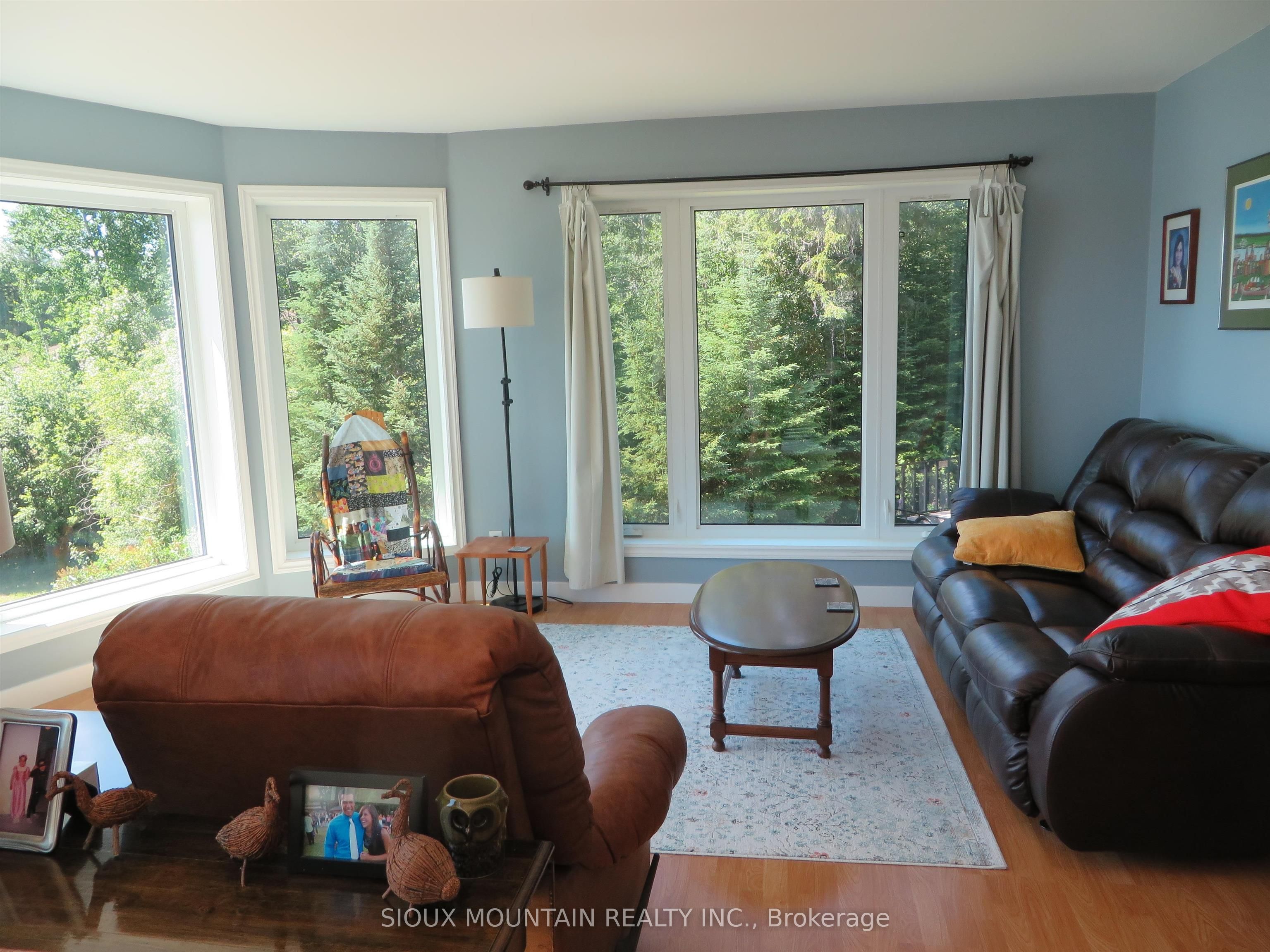 23 Friesen Blvd, Sioux Lookout, ON P8T 0A7 photo 3