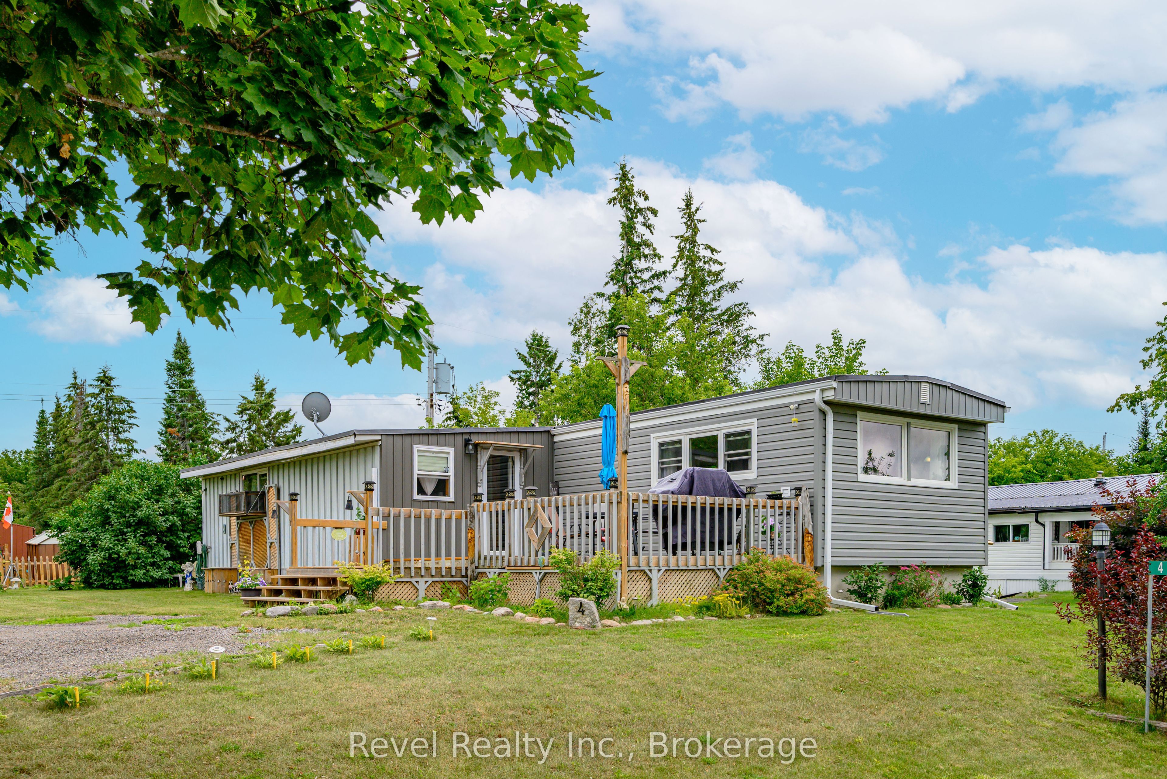 4 HOMEWOOD Avenue, Kawartha Lakes, ON K9V 0H5