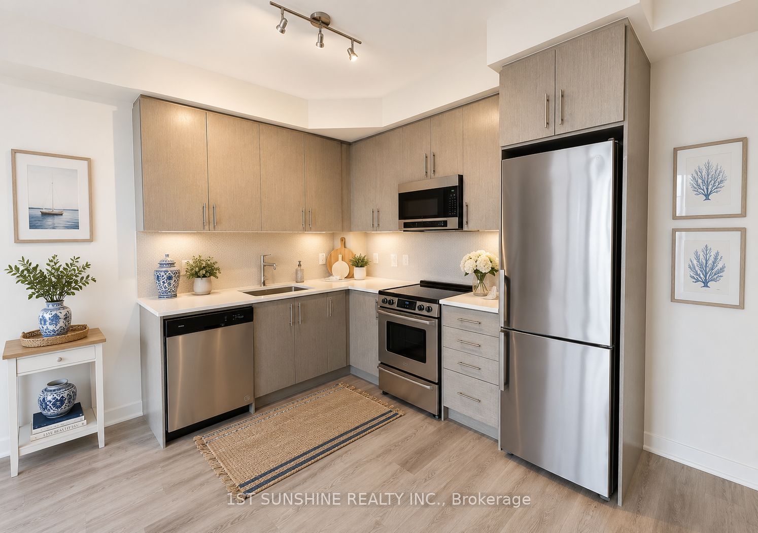 212 King Williams Street 724, Hamilton, ON L8R 3N9 photo 2