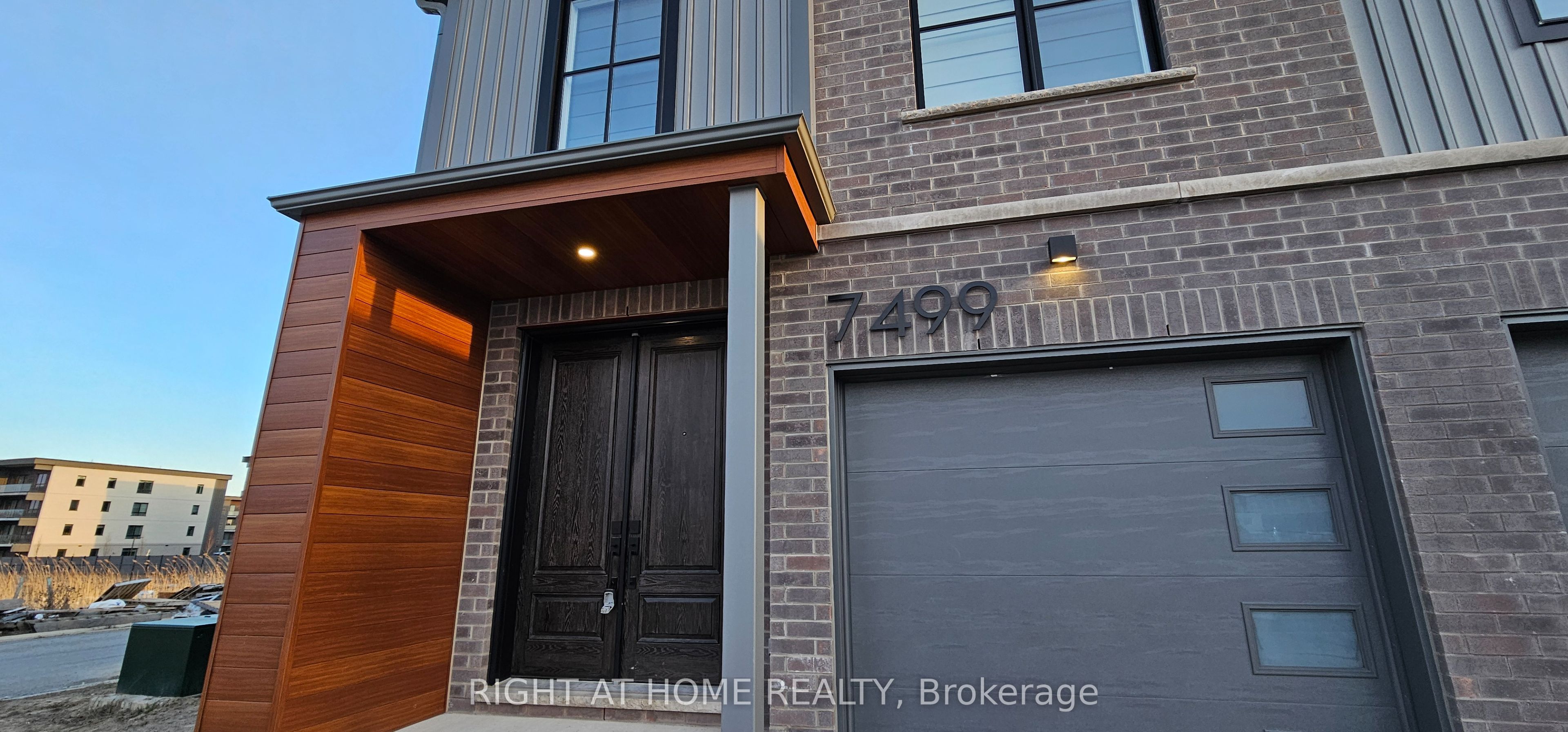 7499 Marvel Drive Main, Niagara Falls, ON L2H 3V8