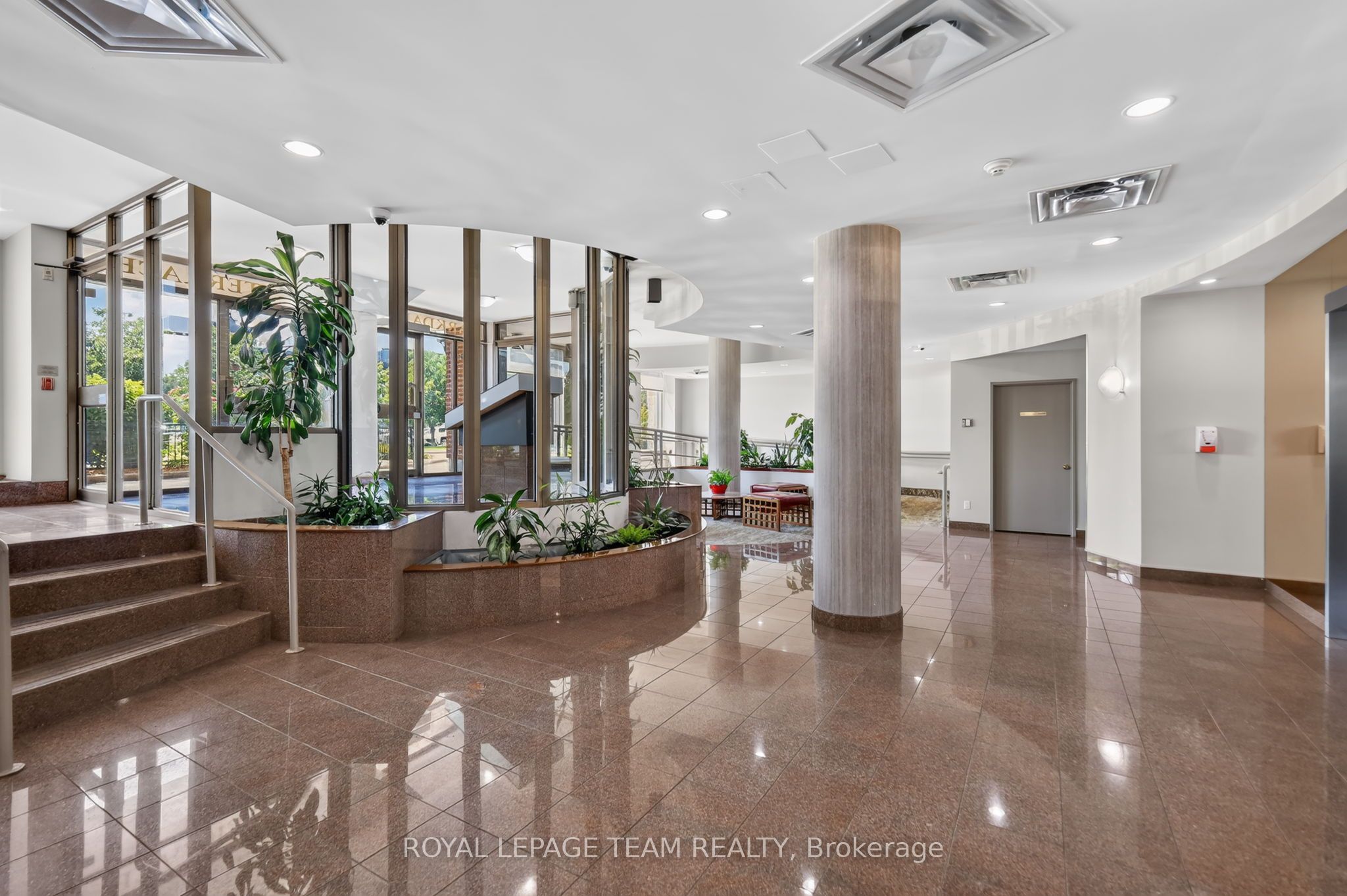 215 Parkdale Avenue 601, West Centre Town, ON K1Y 4T8 photo 3