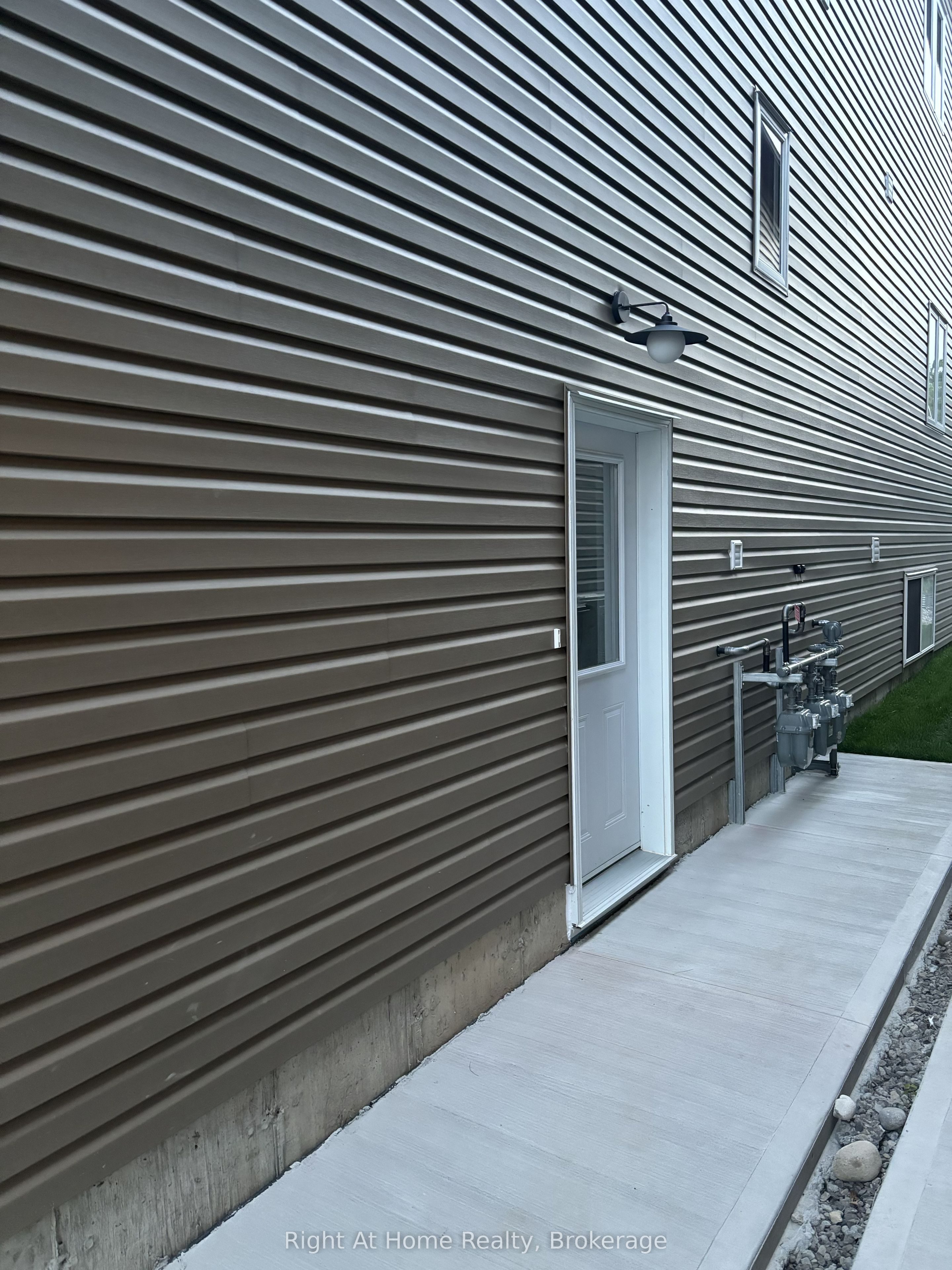 576C Guelph Street, Kitchener, ON N2H 5Y4 photo 3