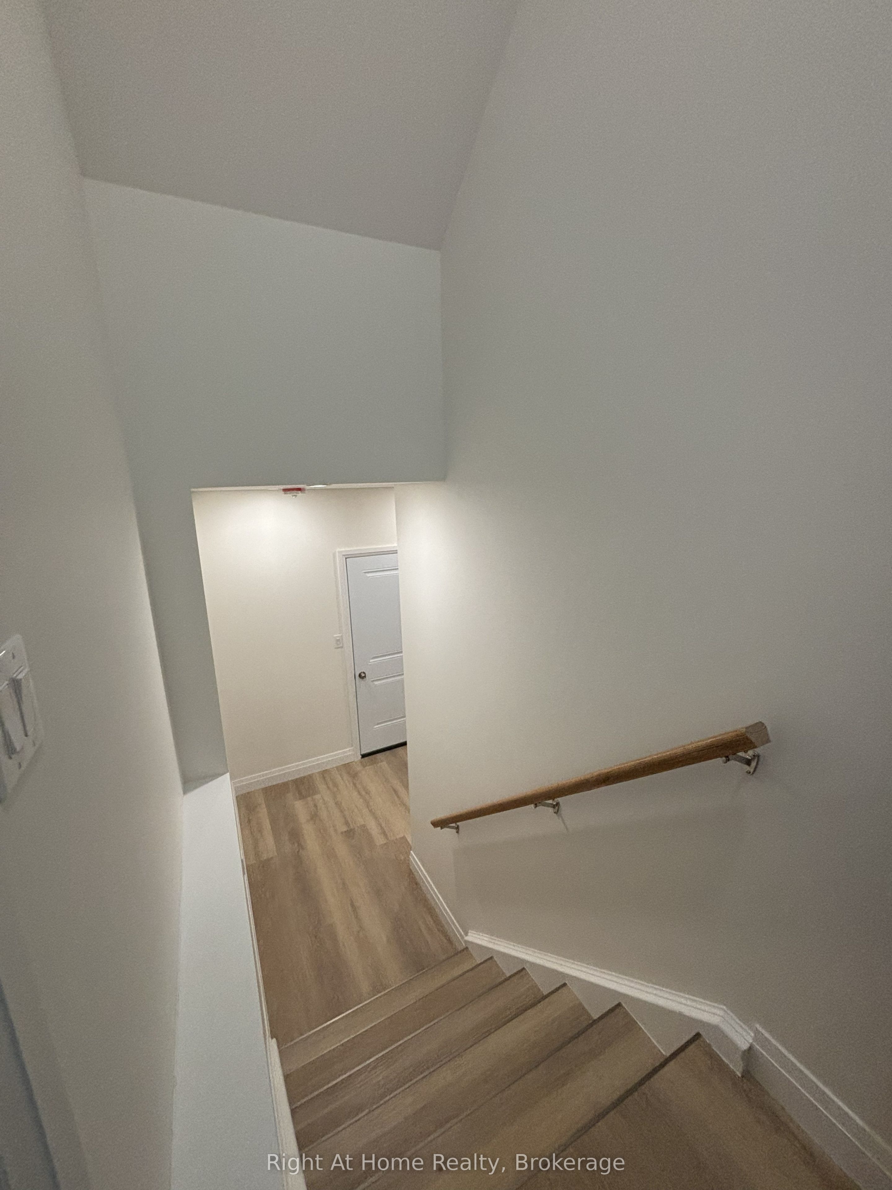 576C Guelph Street, Kitchener, ON N2H 5Y4 photo 5