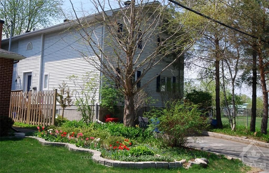 160 Mafeking Avenue A, Manor Park - Cardinal Glen and Area, ON K1K 2V5 photo 2
