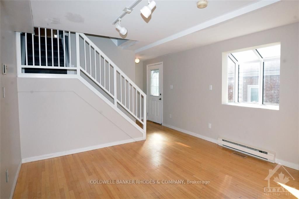 160 Mafeking Avenue A, Manor Park - Cardinal Glen and Area, ON K1K 2V5 photo 3