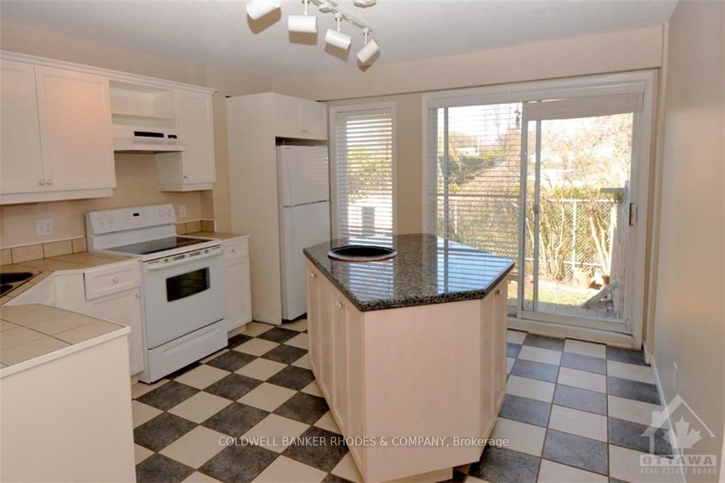 160 Mafeking Avenue A, Manor Park - Cardinal Glen and Area, ON K1K 2V5 photo 5