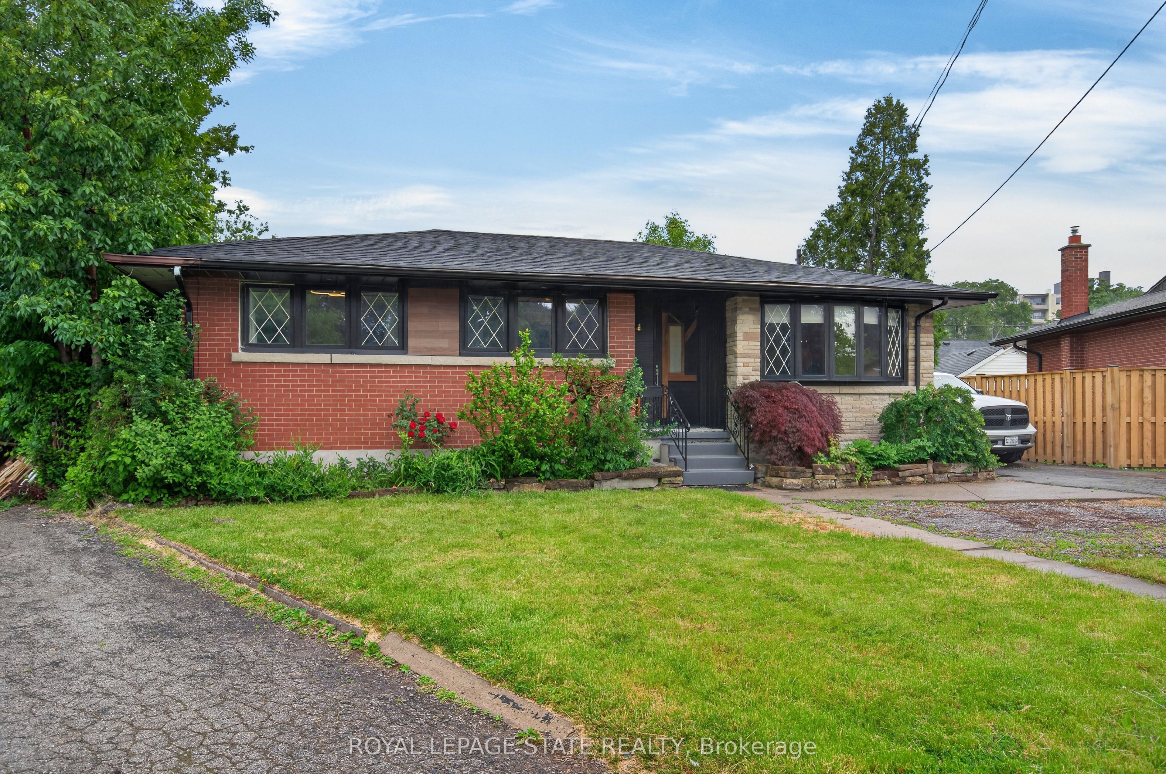 33 Kenwood Crescent, Hamilton, ON L8T 1W3 photo 2