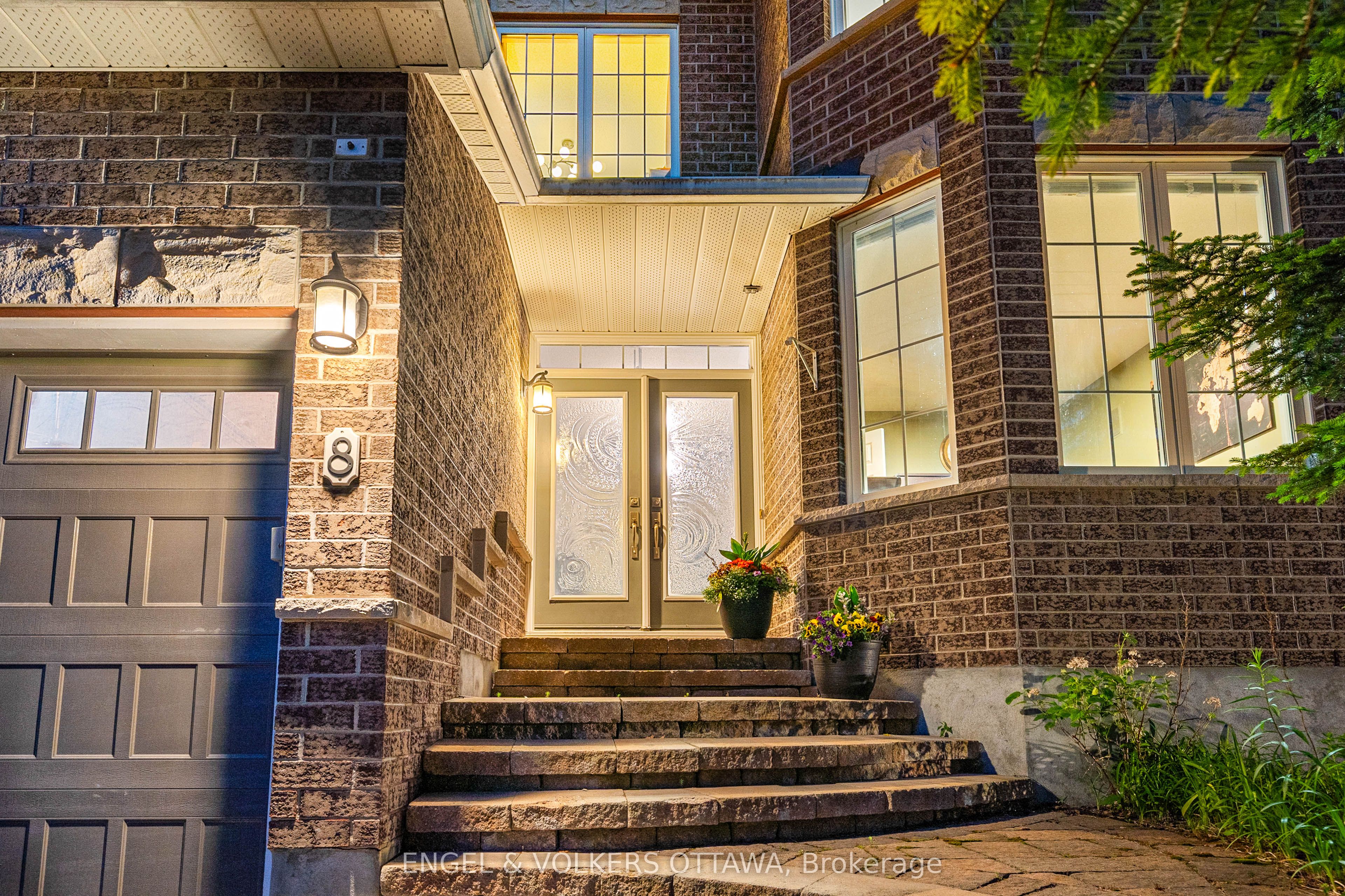 8 Glenrill Place, Kanata, ON K2M 2T6 photo 2