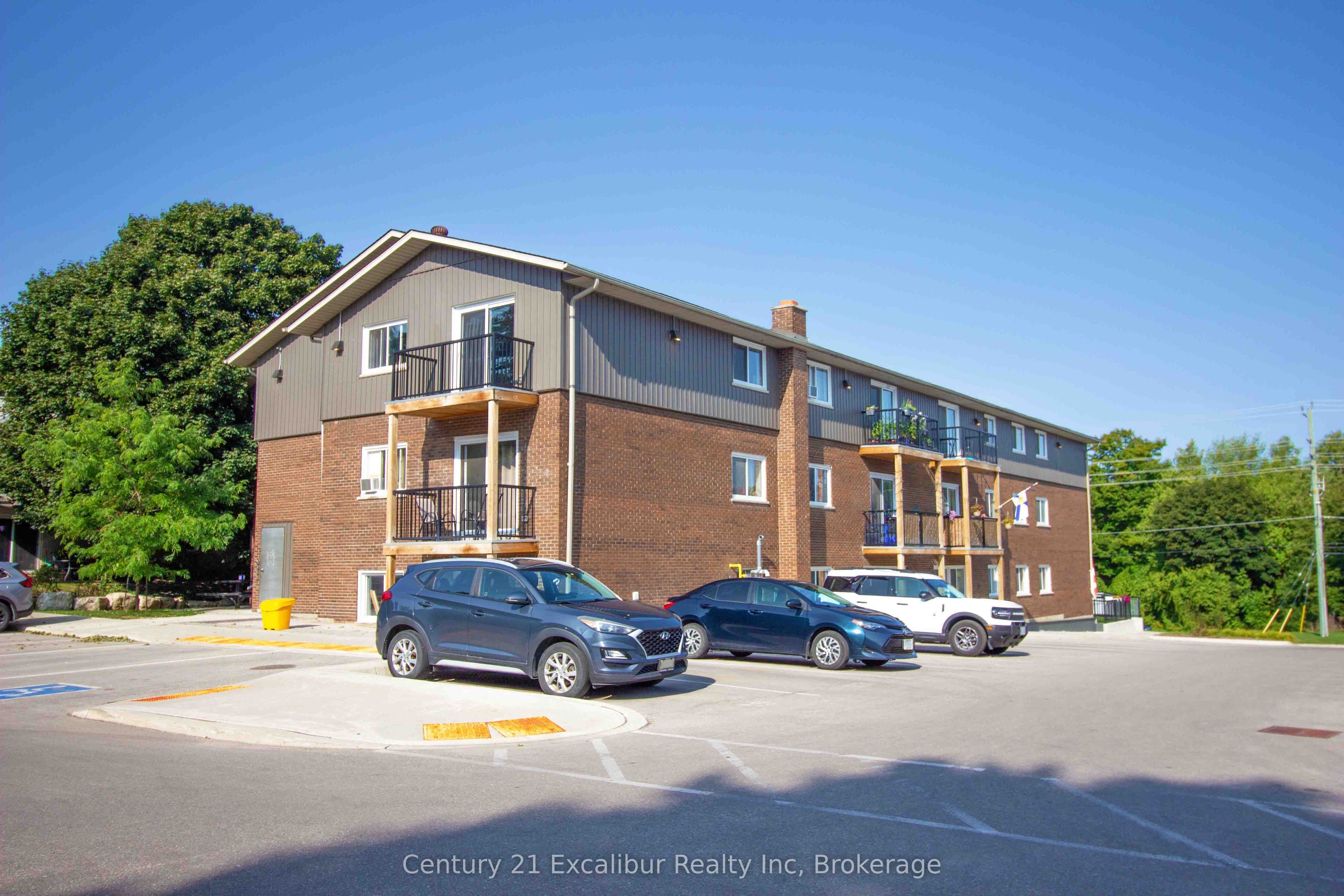320 Queen St E Street 4, Centre Wellington, ON N1M 1T4 photo 3