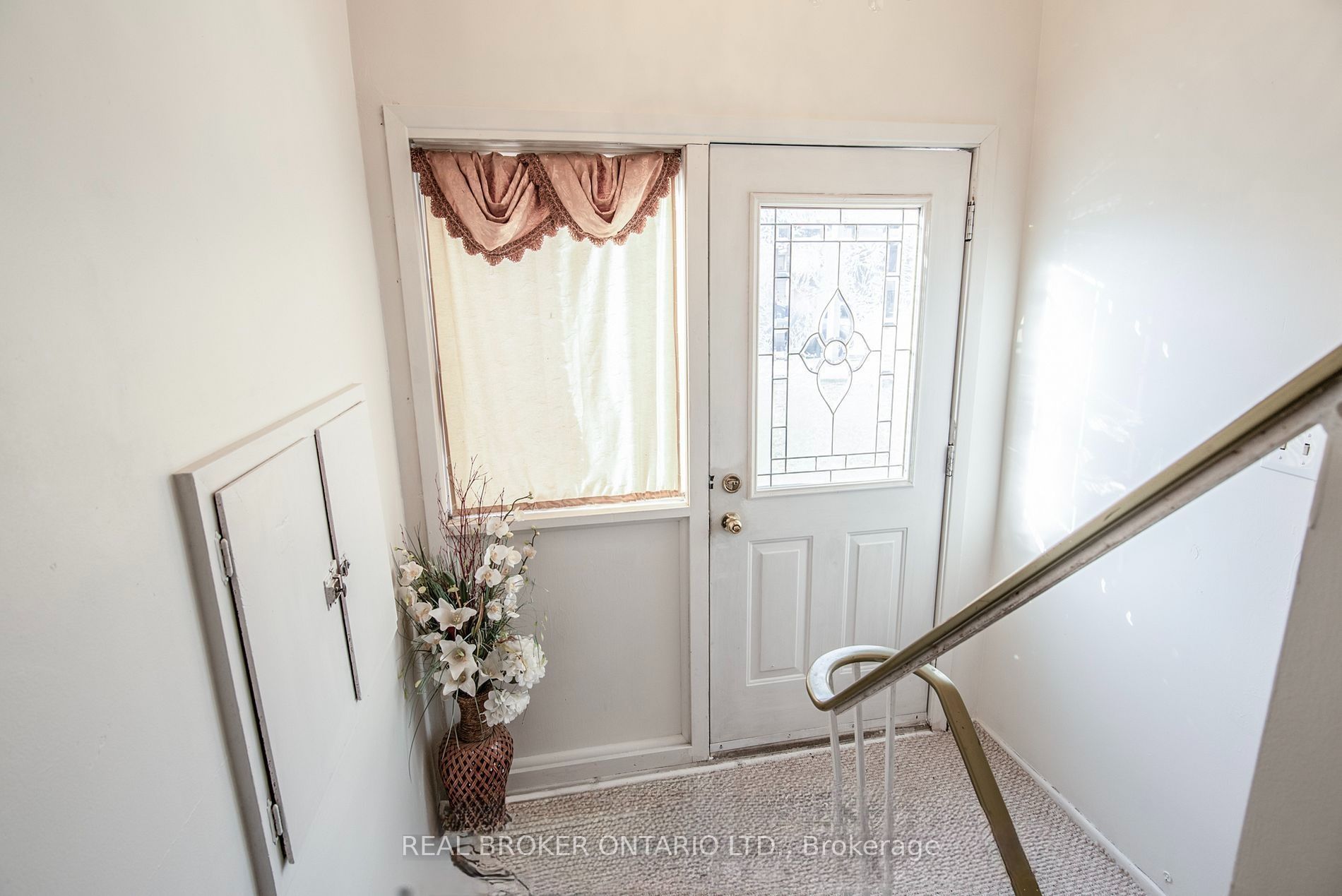 374 Southill Drive Lower Unit, Kitchener, ON N2A 2R1 photo 3