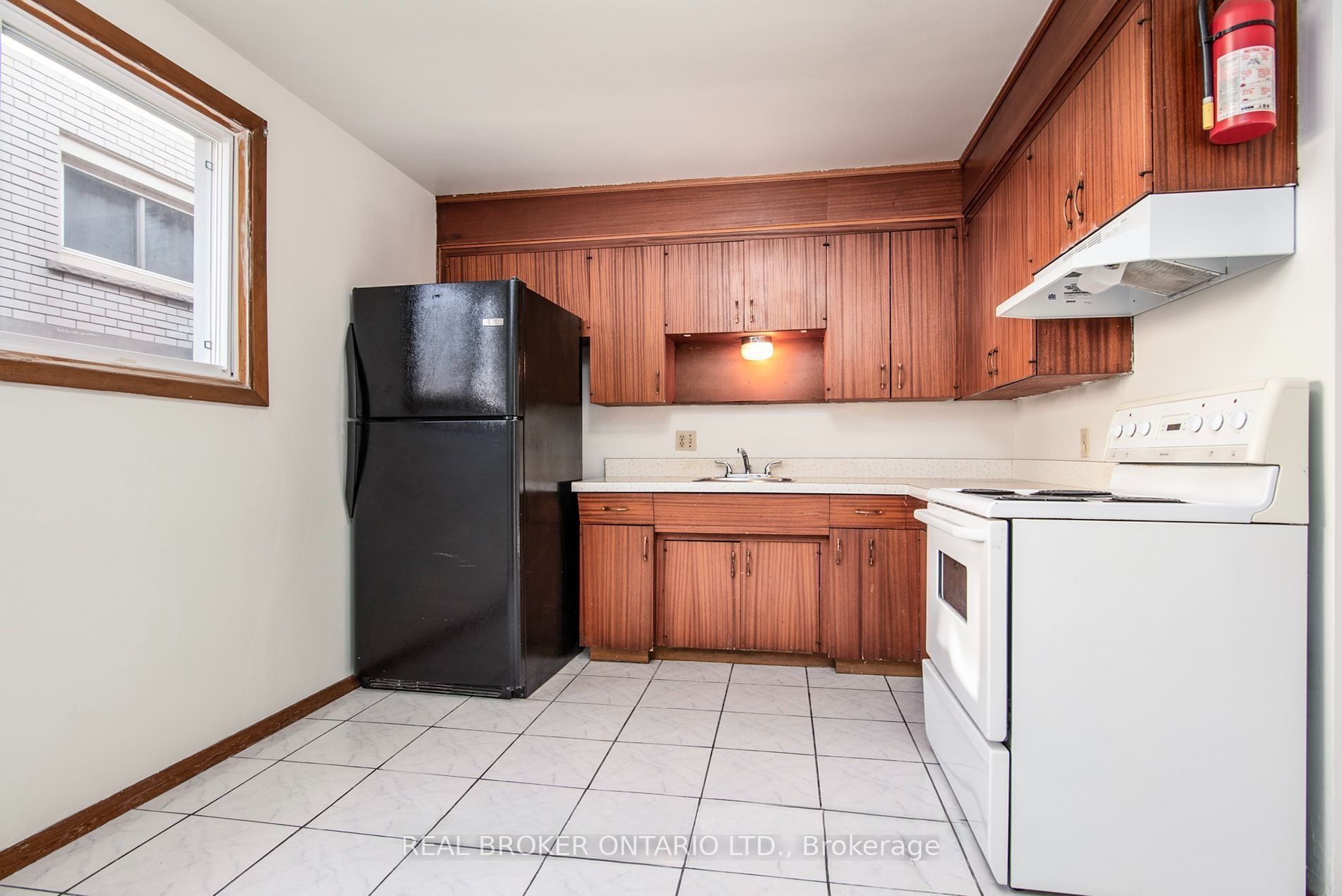 374 Southill Drive Lower Unit, Kitchener, ON N2A 2R1 photo 5