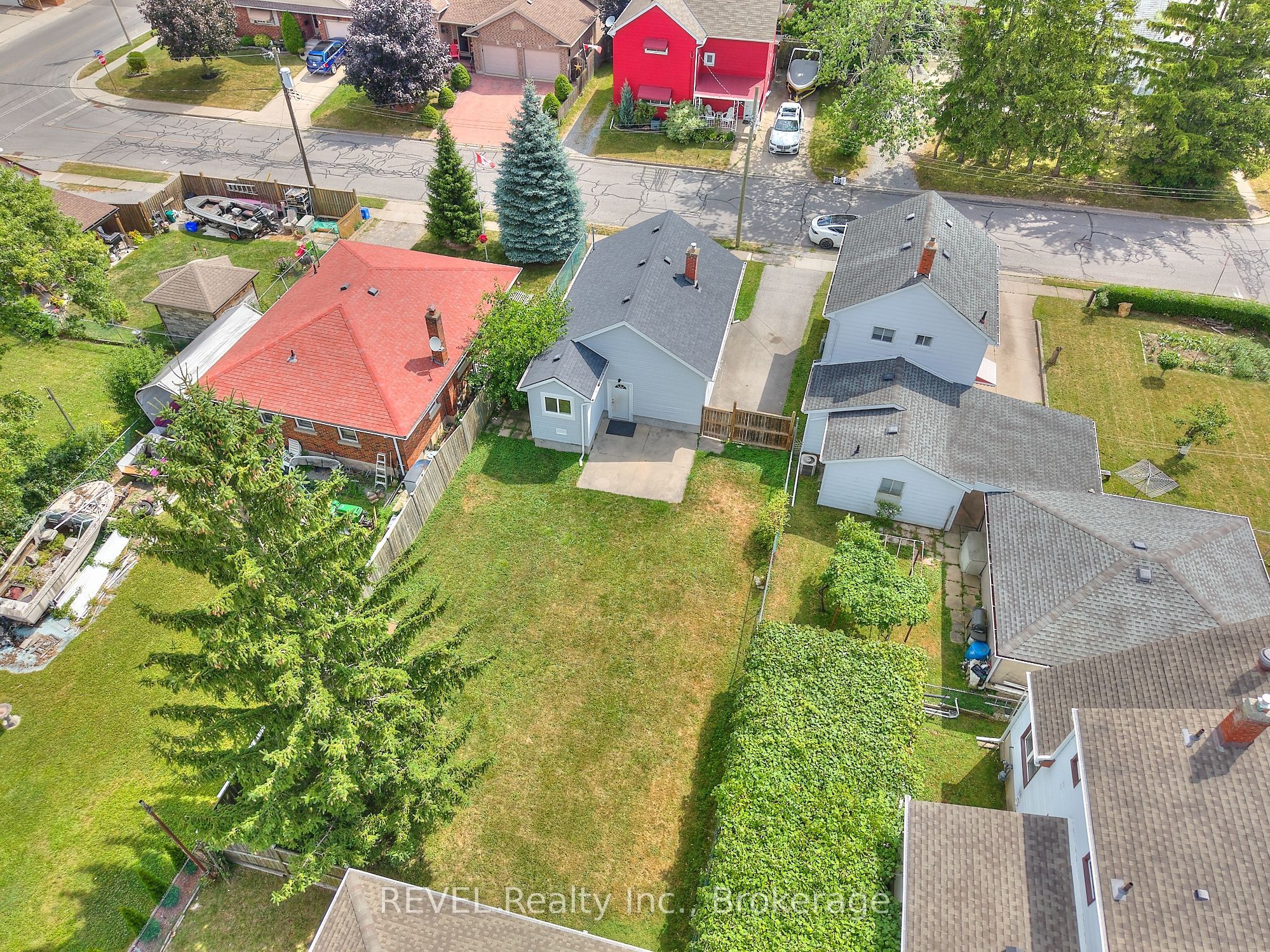 9 Colborne Street, Thorold, ON L2V 3P6 photo 3
