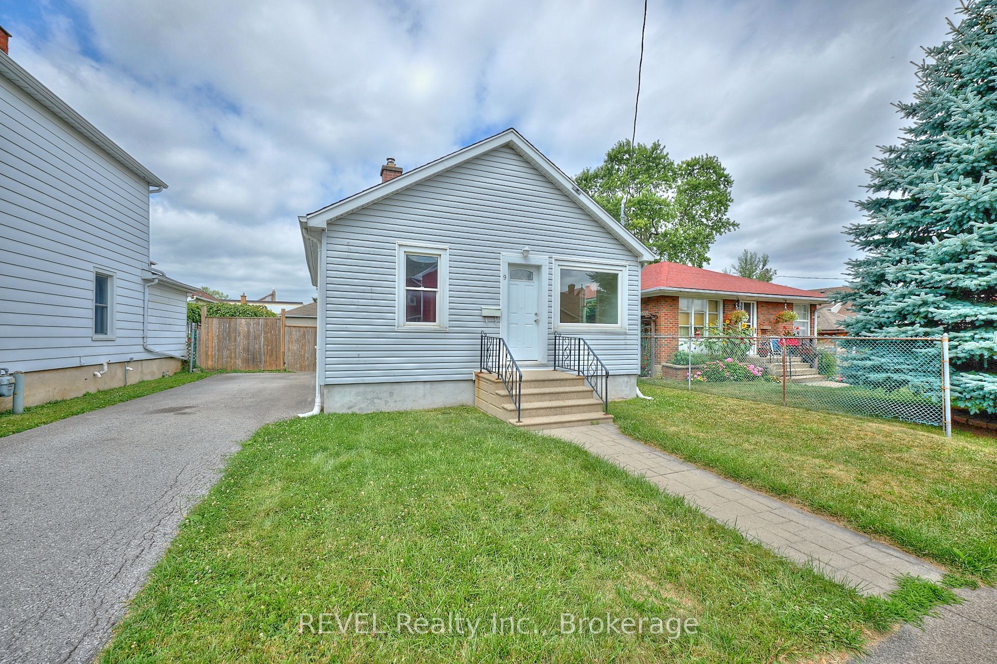 9 Colborne Street, Thorold, ON L2V 3P6 photo 4