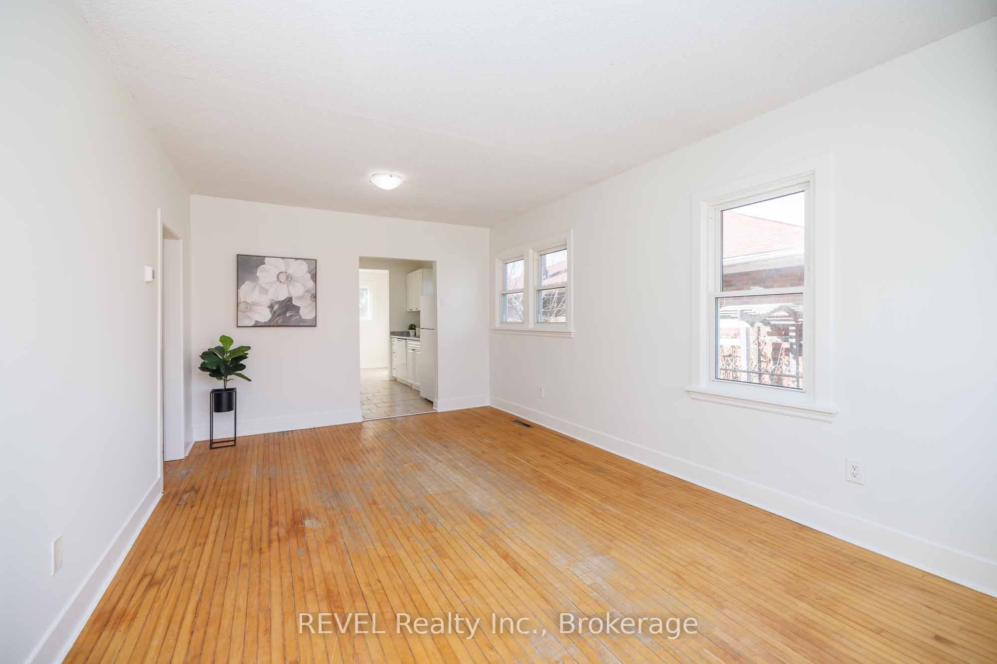 9 Colborne Street, Thorold, ON L2V 3P6 photo 5