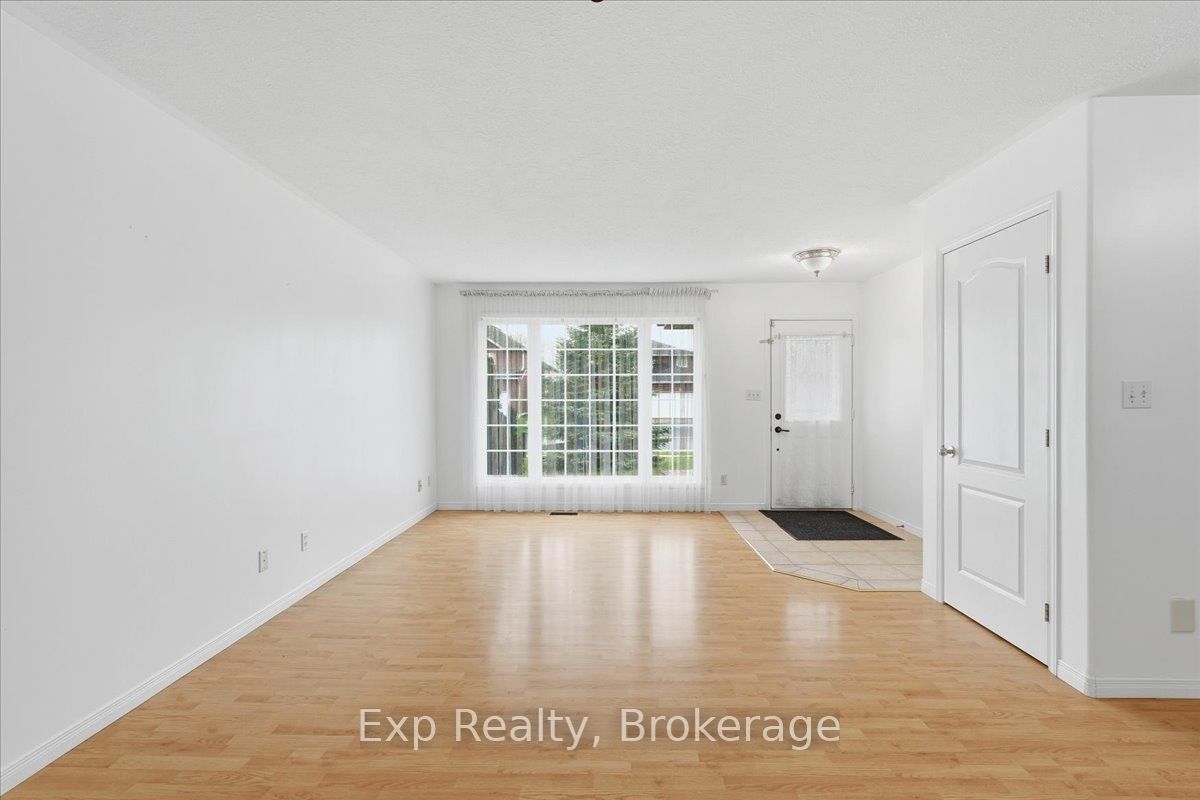 17 Spruce Gardens, Belleville, ON K8N 5W3 photo 3