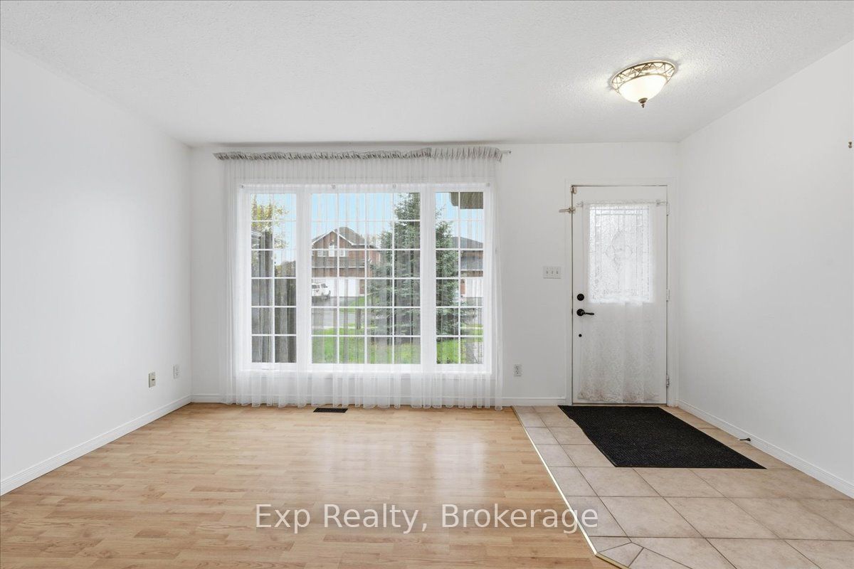 17 Spruce Gardens, Belleville, ON K8N 5W3 photo 5