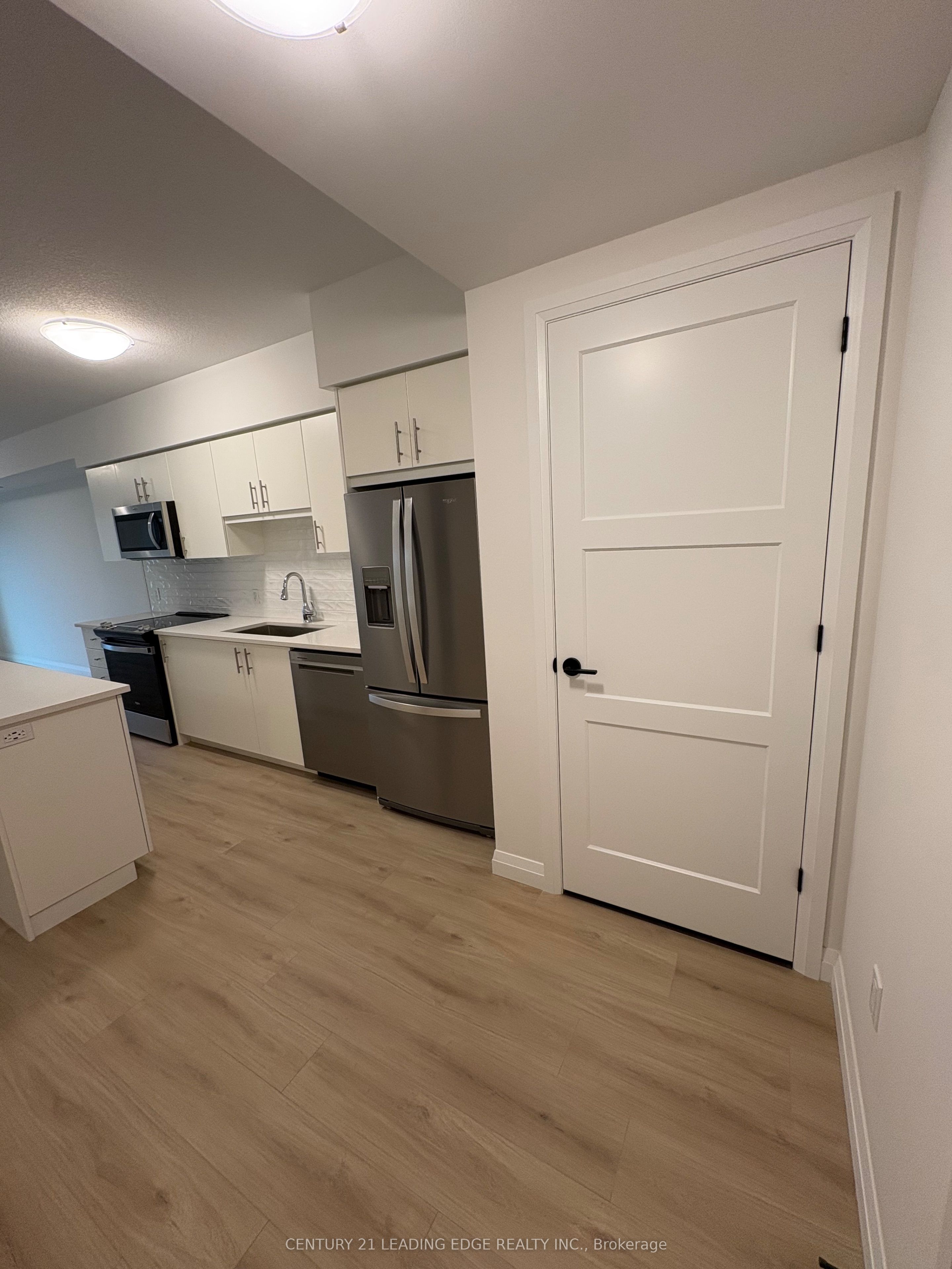 93 Arthur Street 809, Guelph, ON N1E 0S6 photo 2