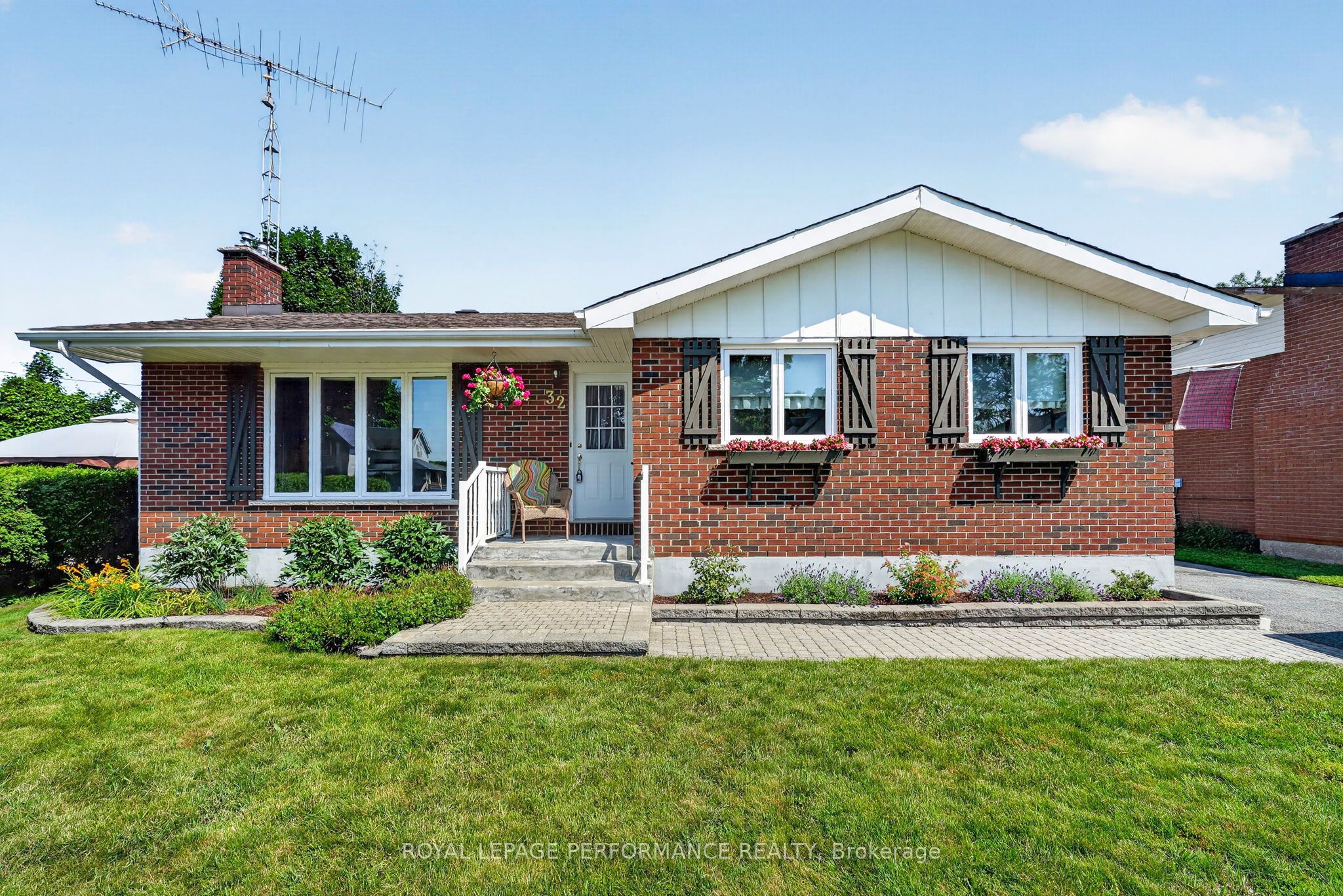 32 Frost Avenue N, South Stormont, ON K0C 1P0 photo 3