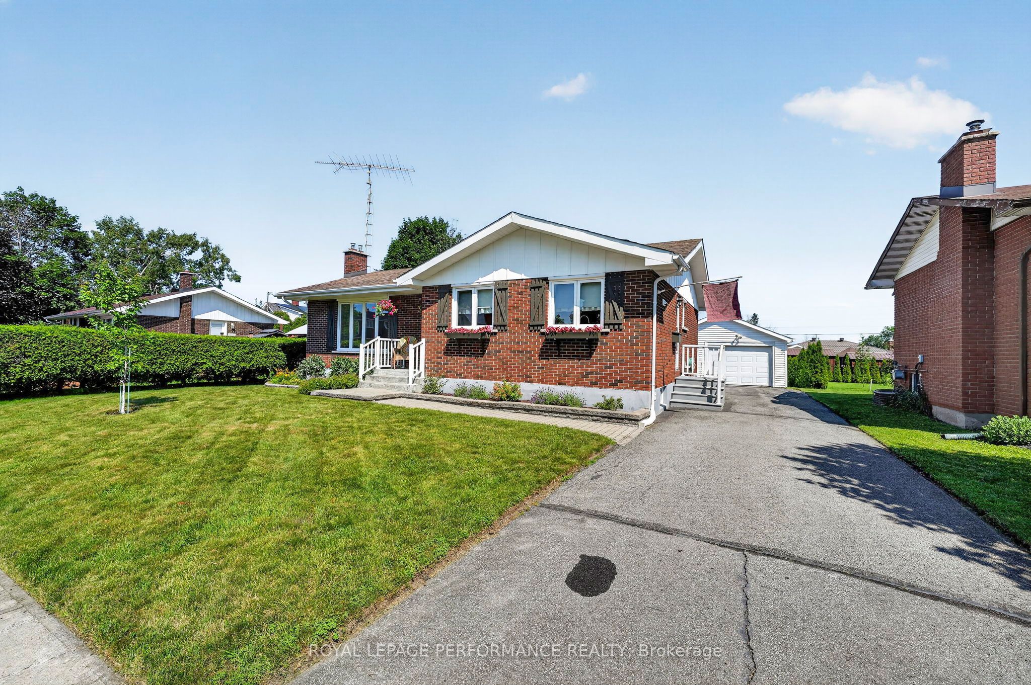 32 Frost Avenue N, South Stormont, ON K0C 1P0 photo 4