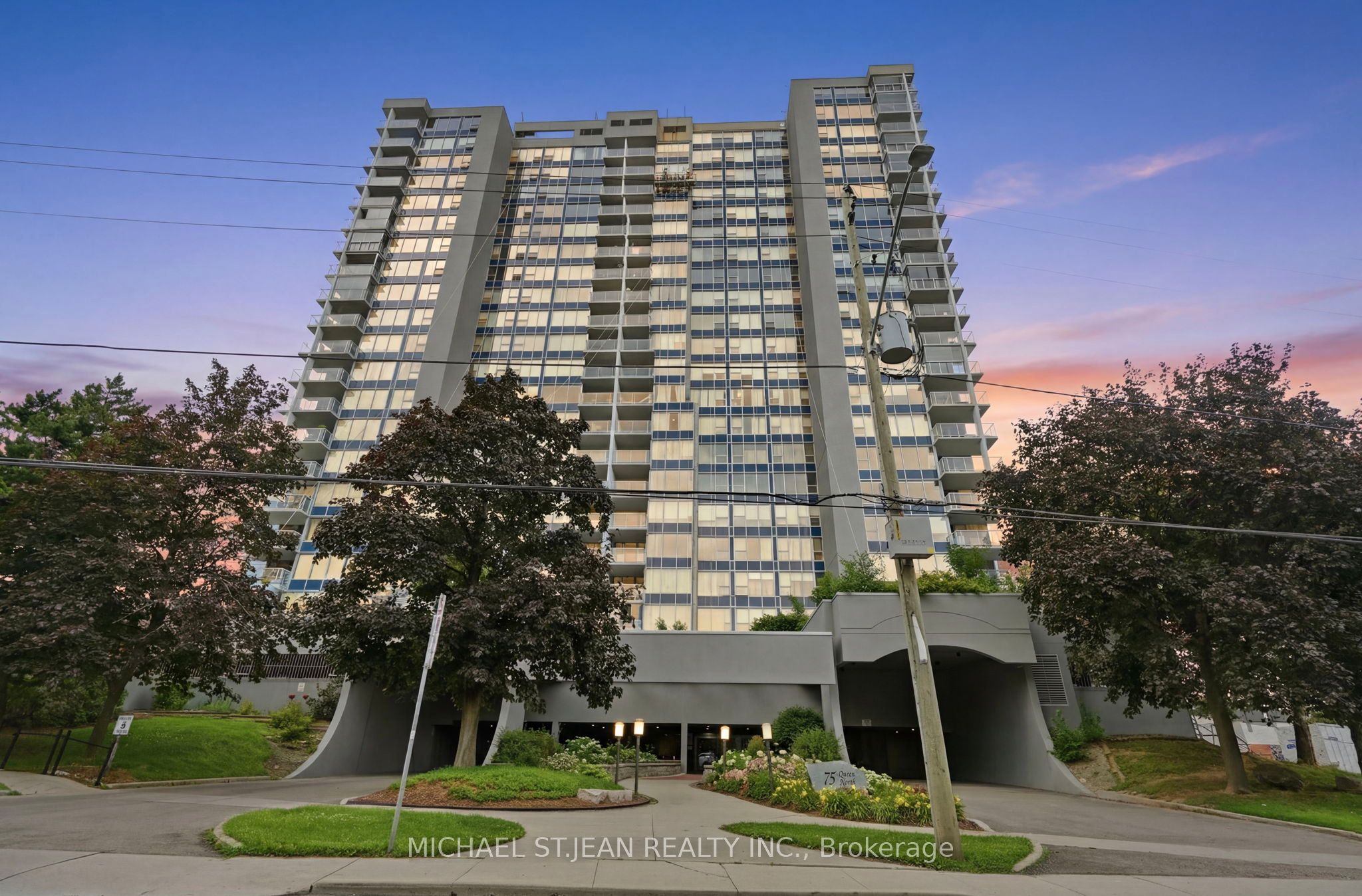 75 Queen Street N 1702, Hamilton, ON L8R 3J3