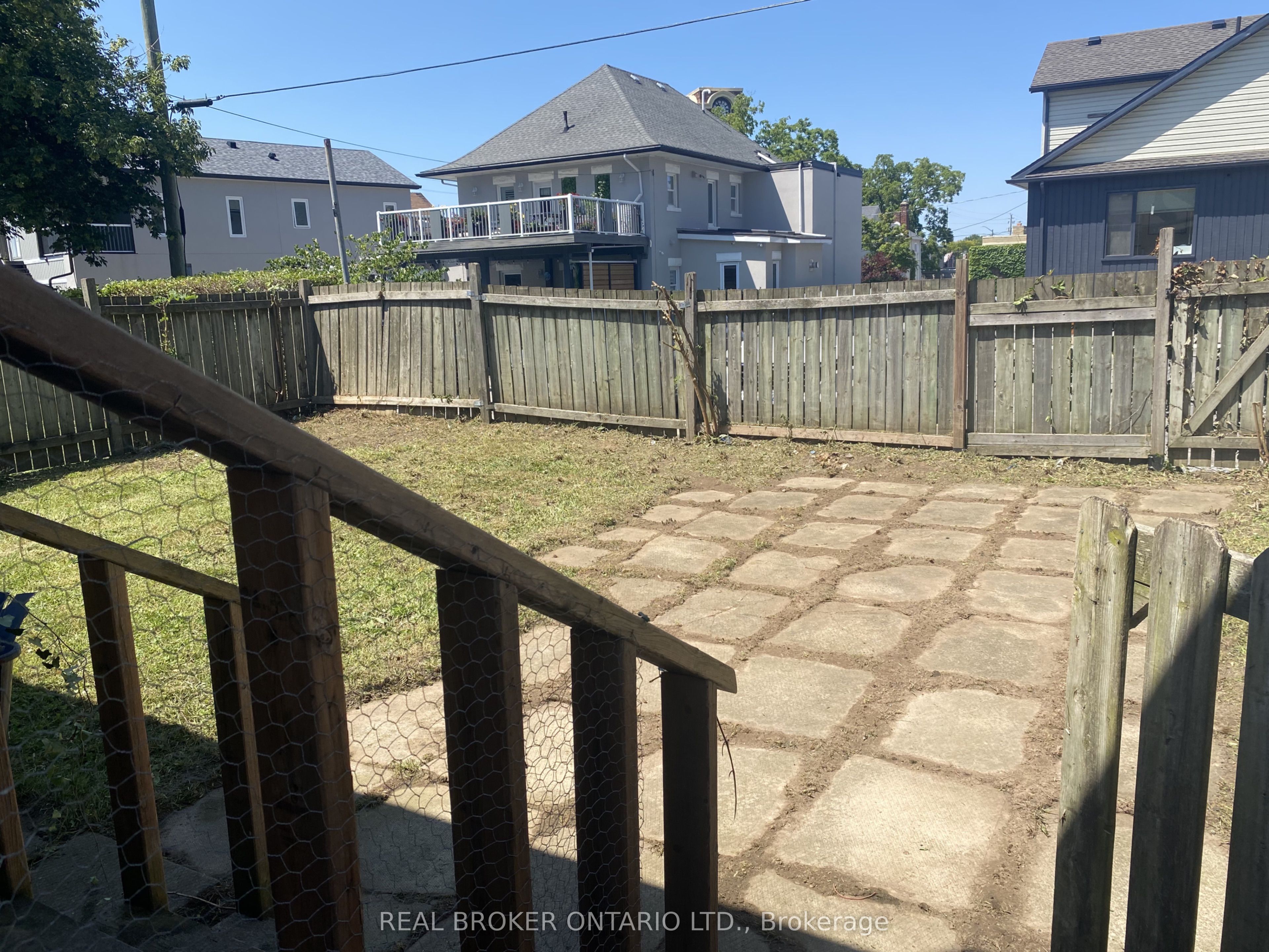 28 Grove Street, Welland, ON L3B 4B4 photo 4