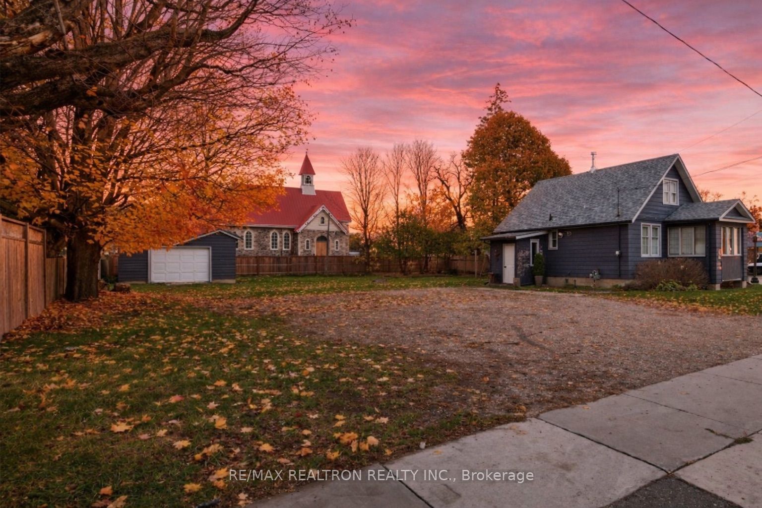 3 Elora Street N, Mapleton, ON N0B 1A0