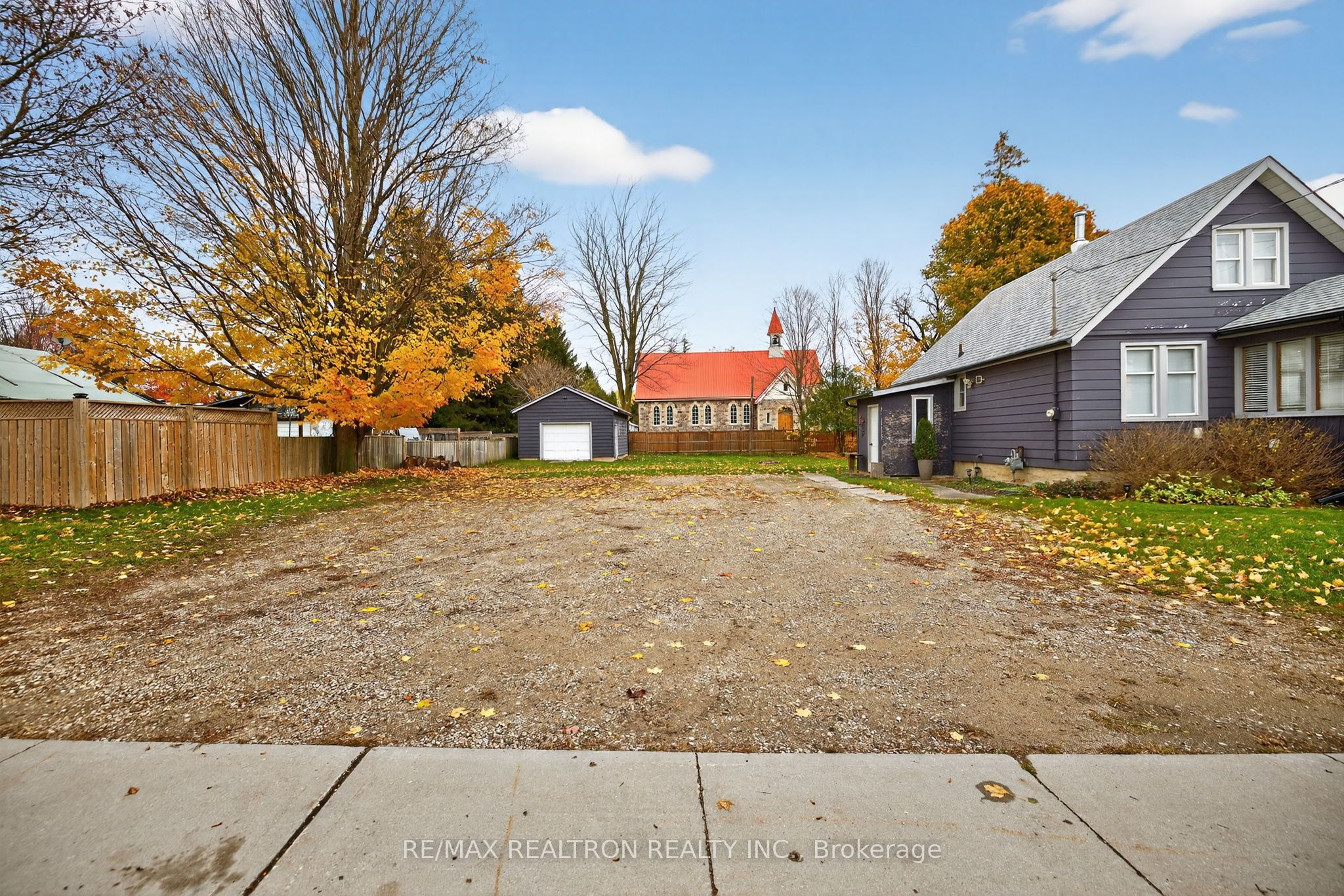 3 Elora Street N, Mapleton, ON N0B 1A0 photo 2