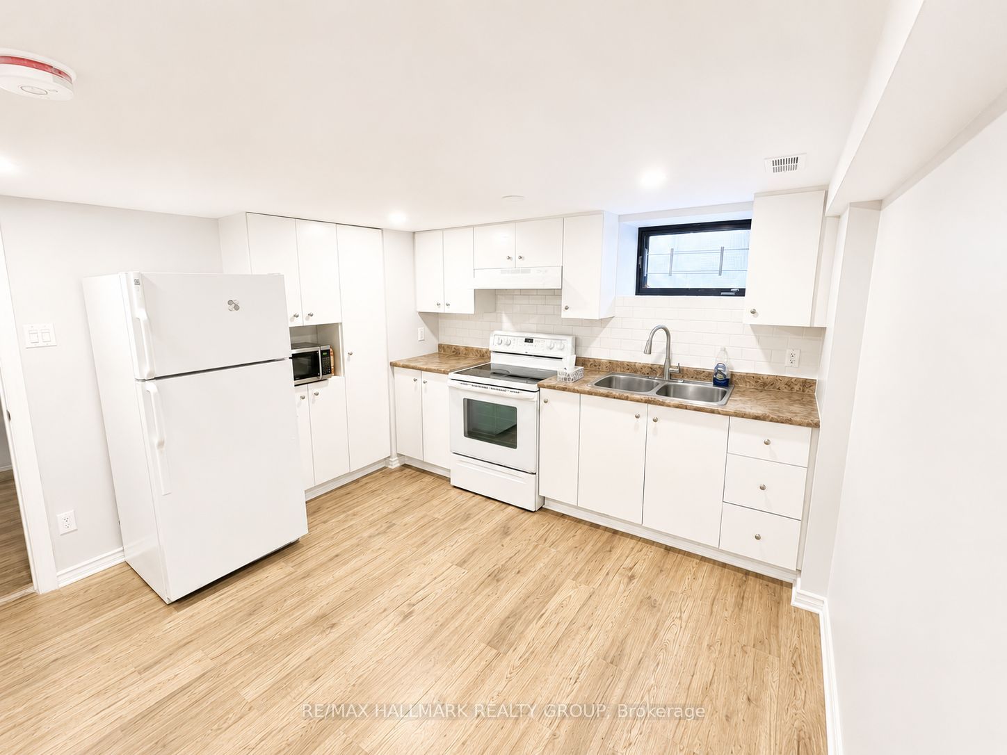 172 COBOURG Street B, Lower Town - Sandy Hill, ON K1N 8H5 photo 3