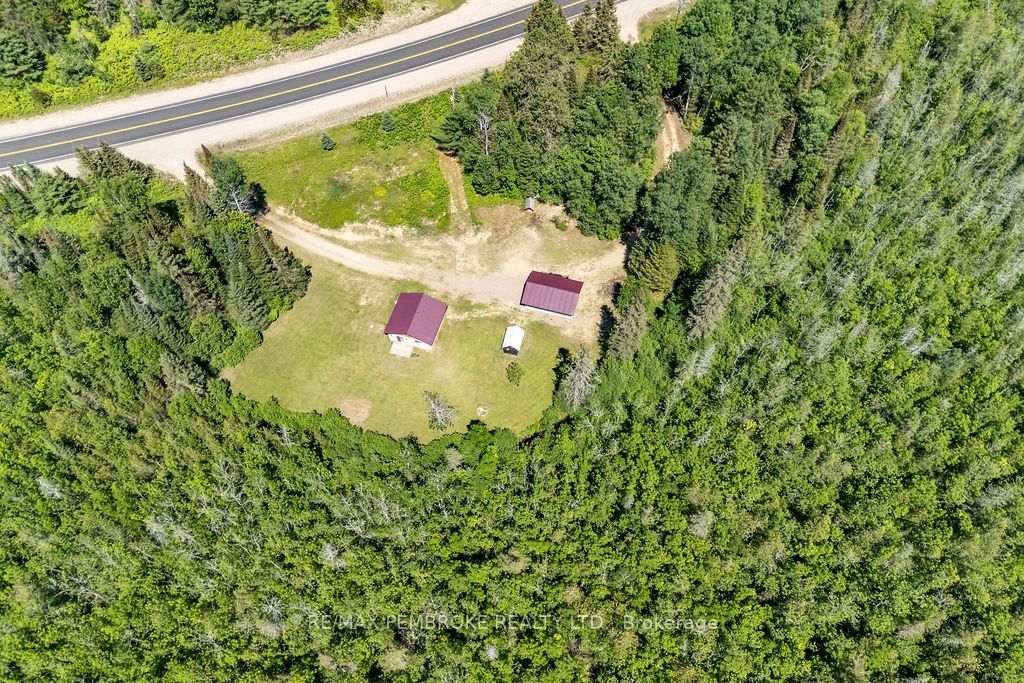 37335 Highway 17 Highway, Laurentian Hills, ON K0J 2B0 photo 3