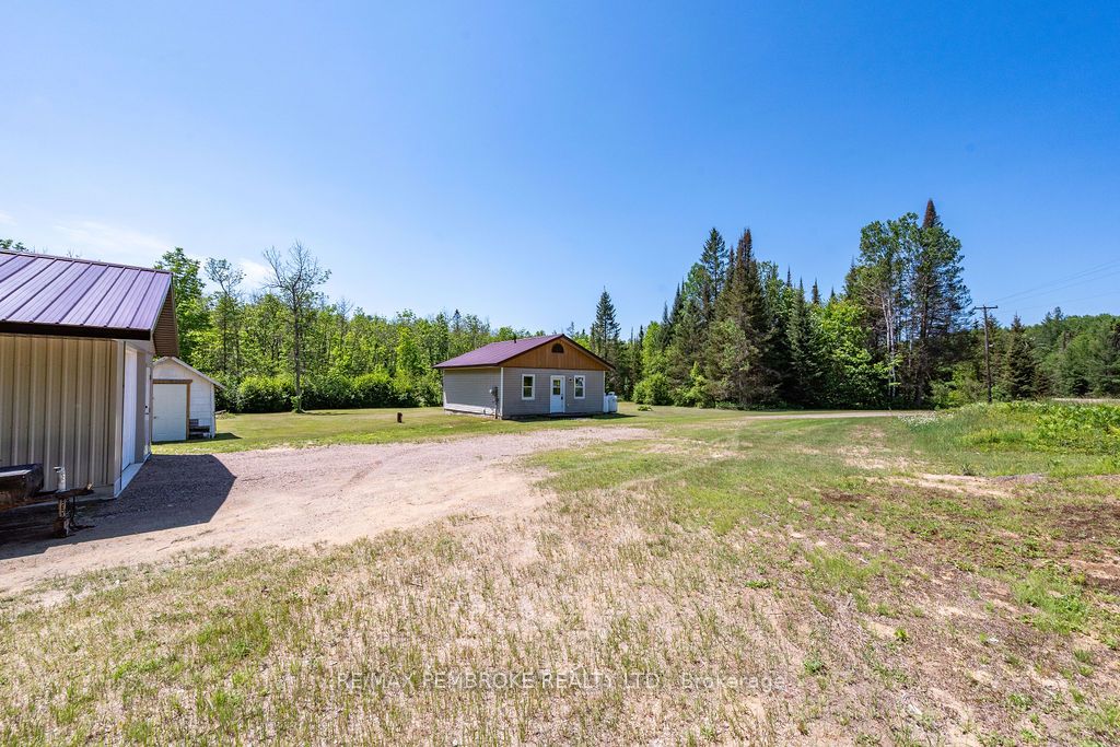 37335 Highway 17 Highway, Laurentian Hills, ON K0J 2B0 photo 5