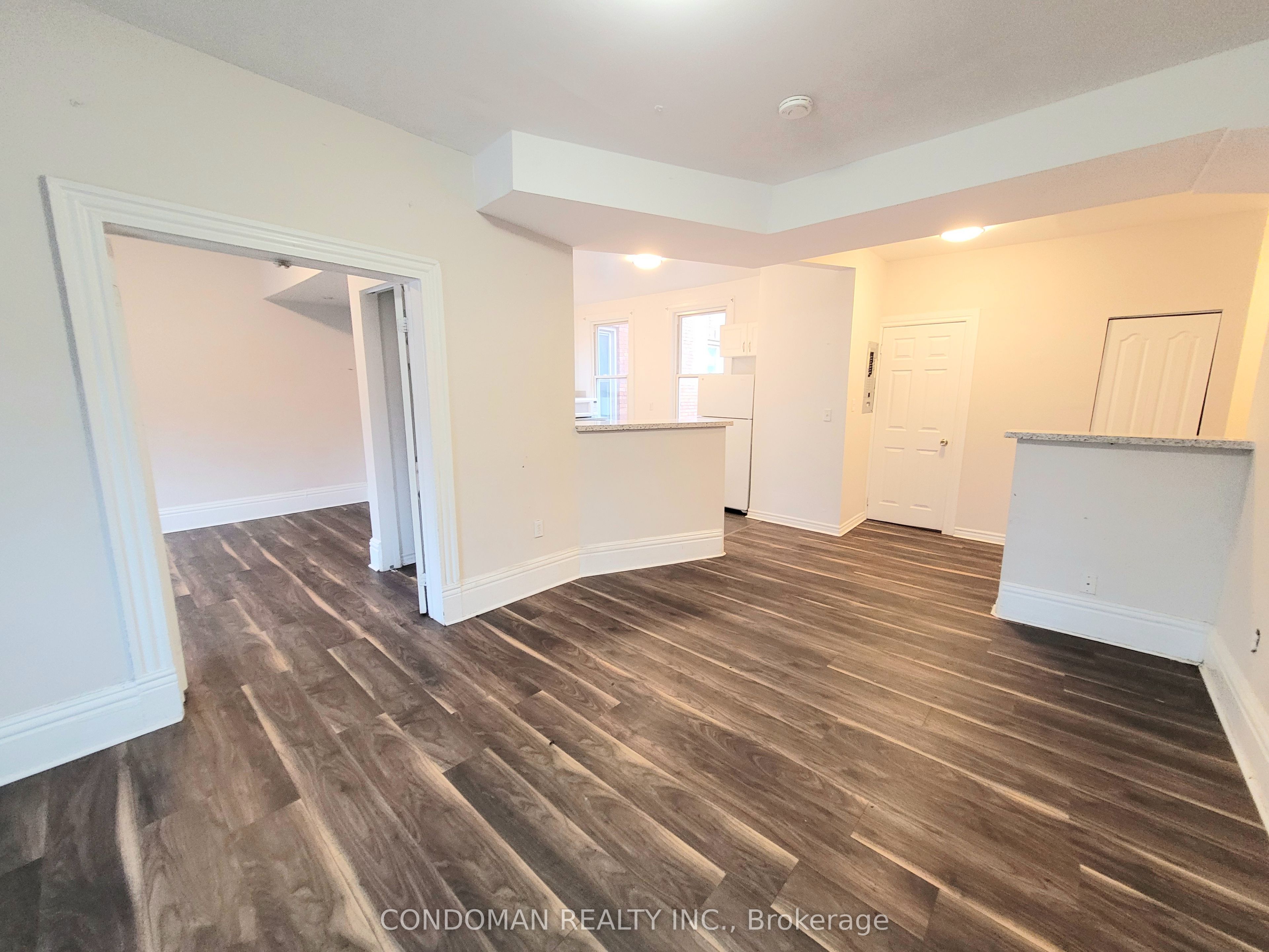 139 1/2 John Street S 6, Hamilton, ON L8N 2C3 photo 2