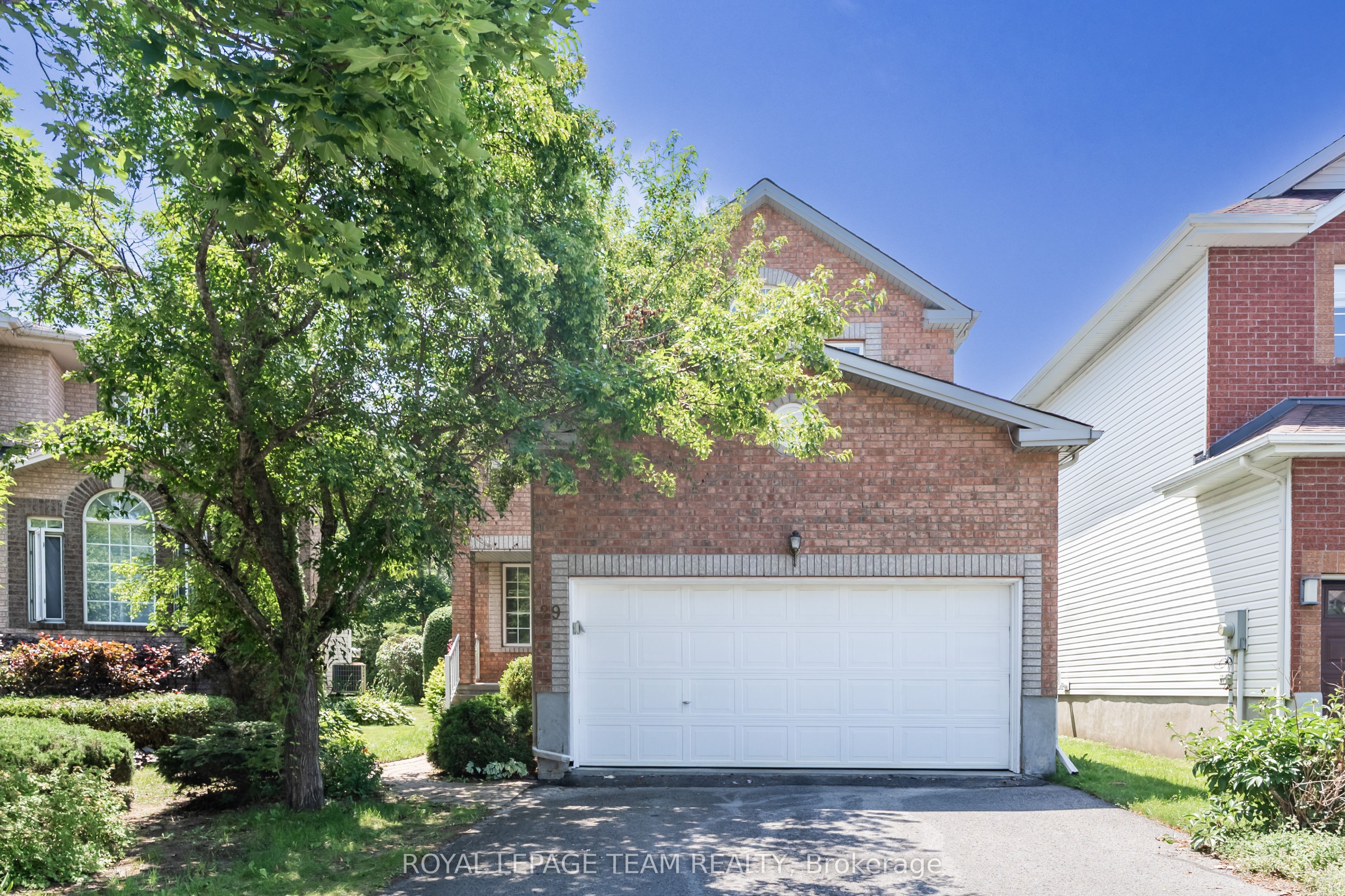 29 Keno Way, Kanata, ON K2T 1H3