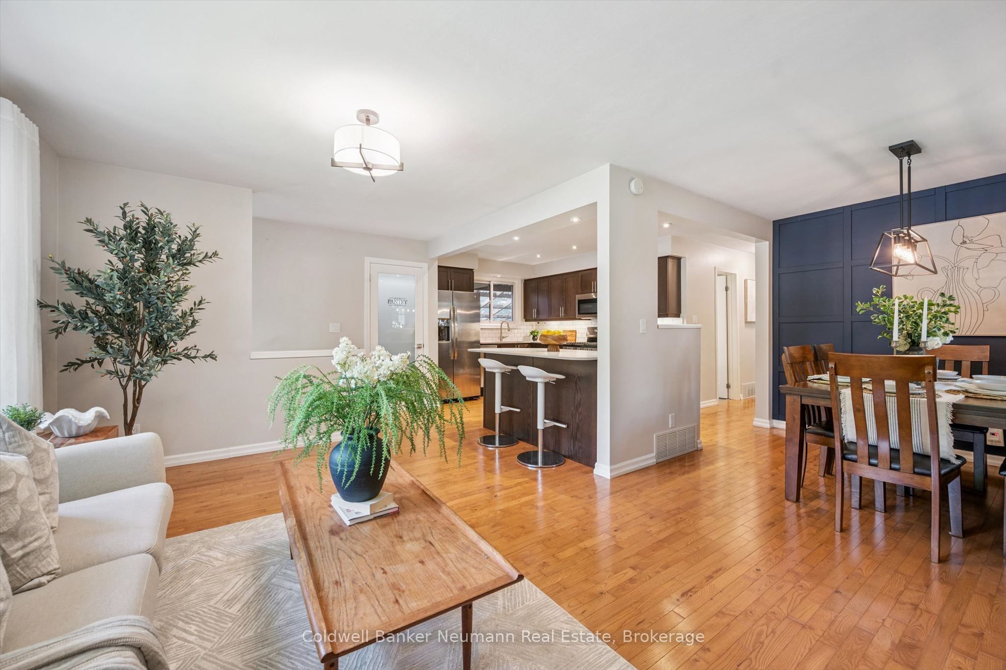 175 Woodville Place, Waterloo, ON N2L 4W8 photo 5