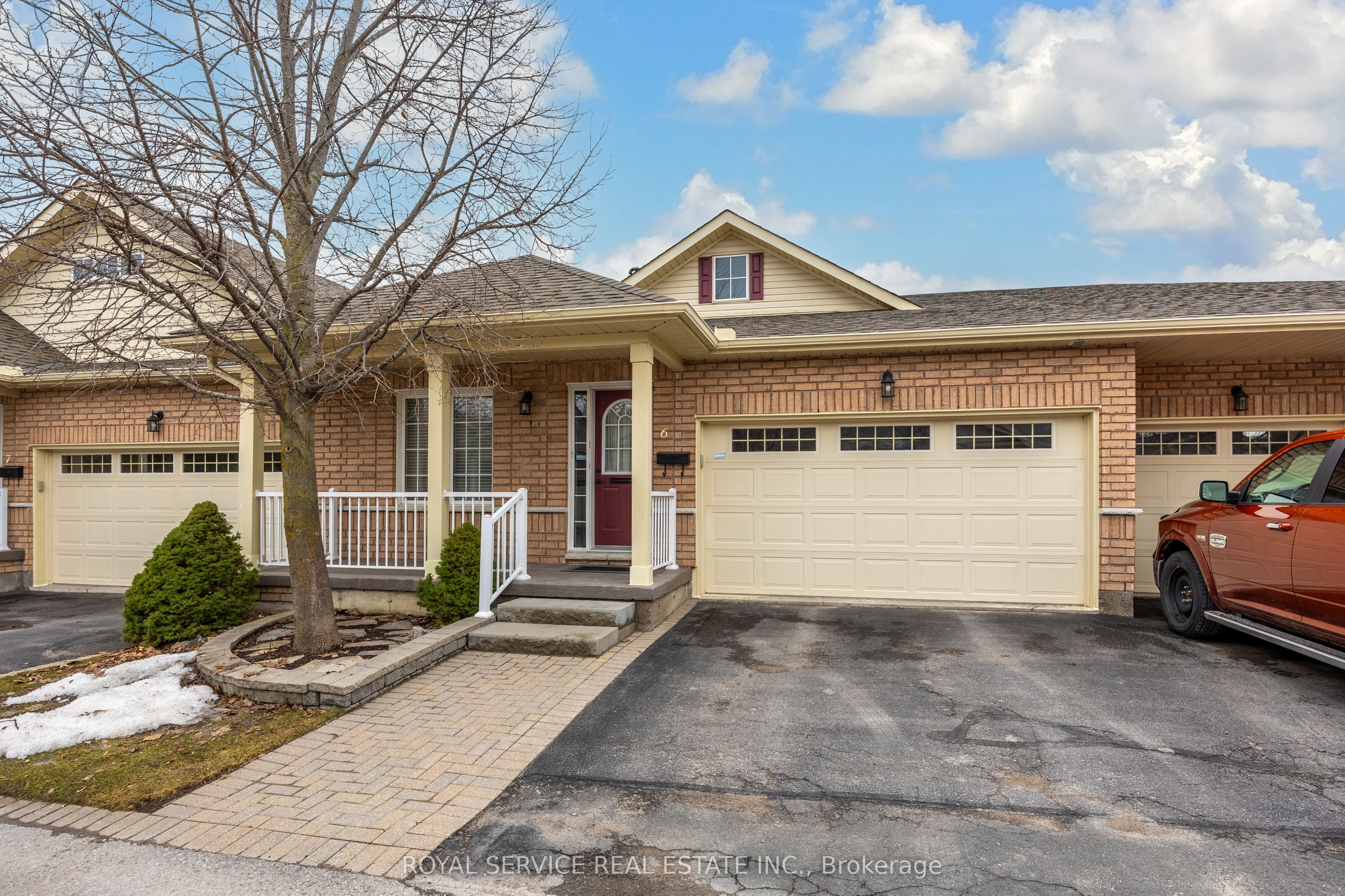 877 Wentworth Street 6, Peterborough, ON K9J 8R7