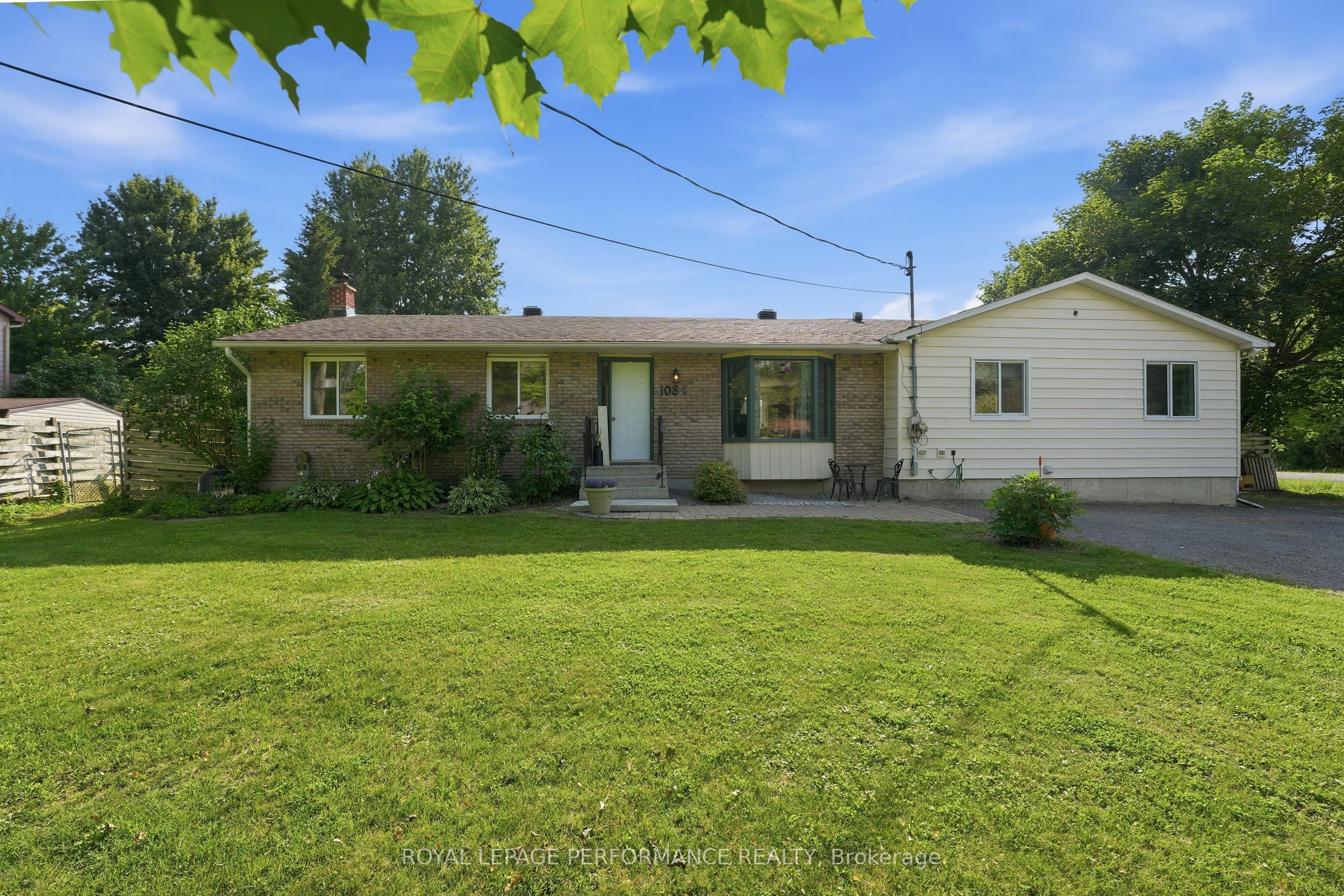 1084 Eadie Road, Russell, ON K4R 1C3