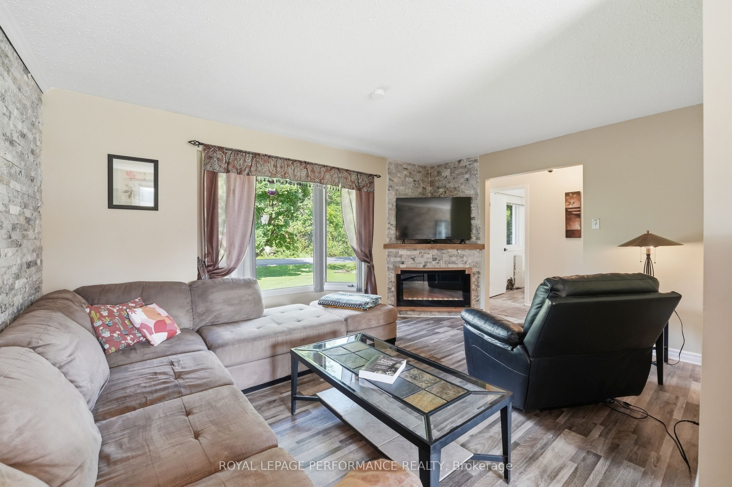 1084 Eadie Road, Russell, ON K4R 1C3 photo 4