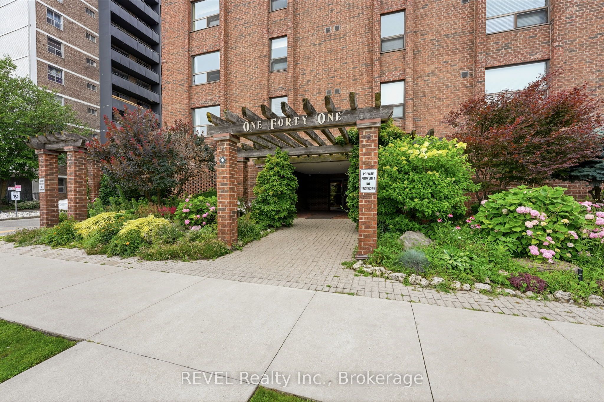 141 Church Street 201, St. Catharines, ON L2R 7L7 photo 2