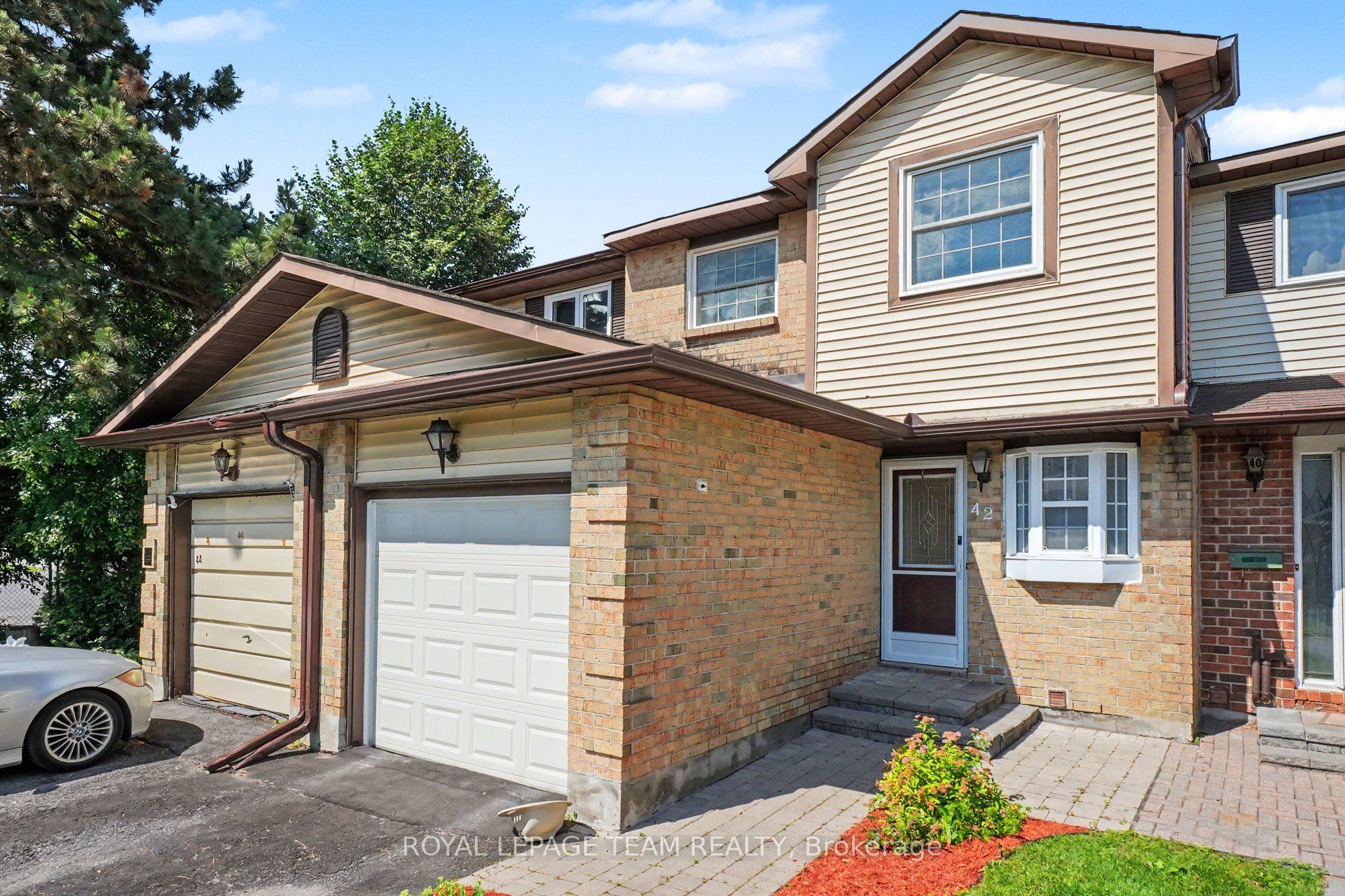 42 Sundback Lane, Kanata, ON K2L 2W8 photo 2