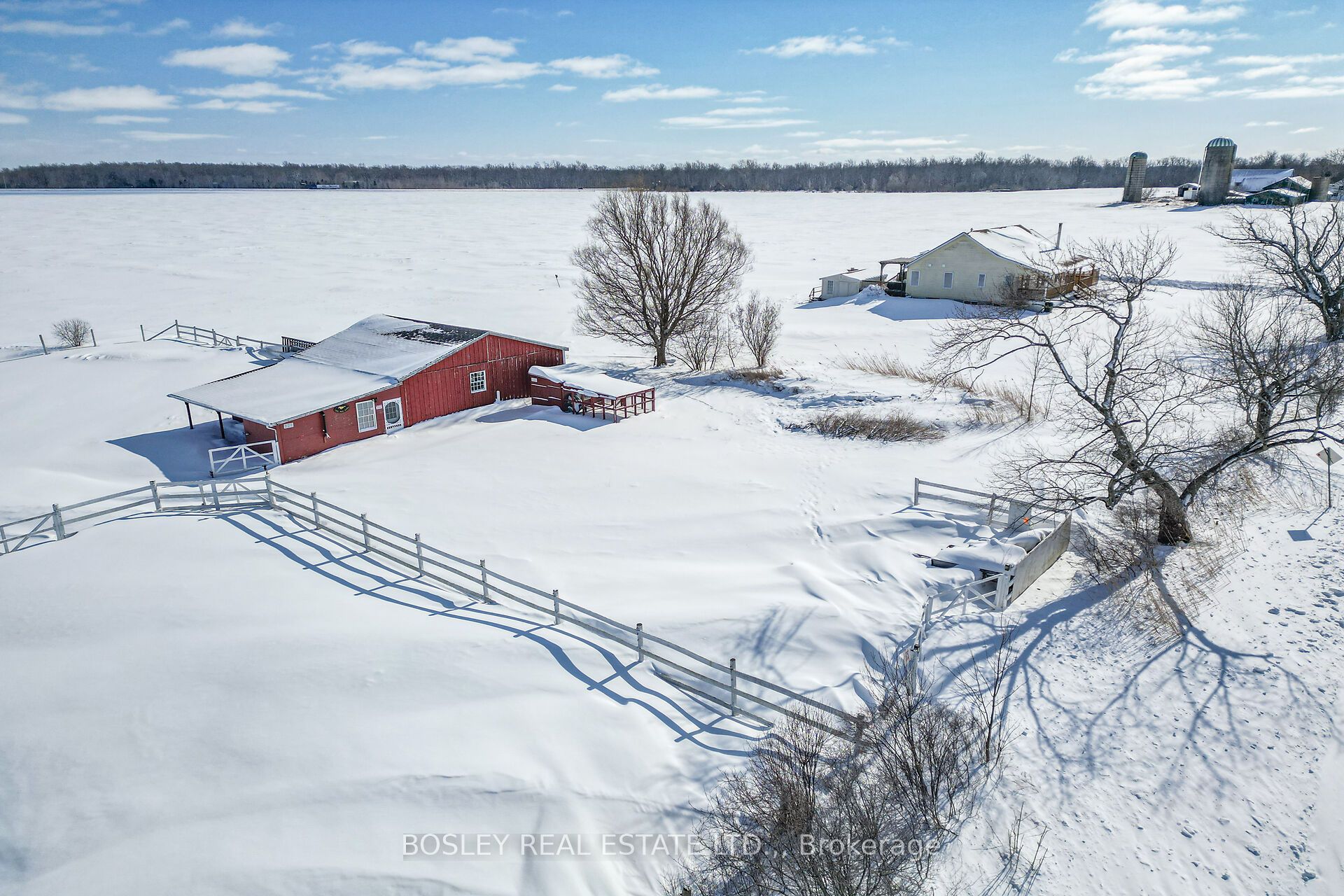 910 Holloway Bay Road, Fort Erie, ON L0S 1N0 photo 3