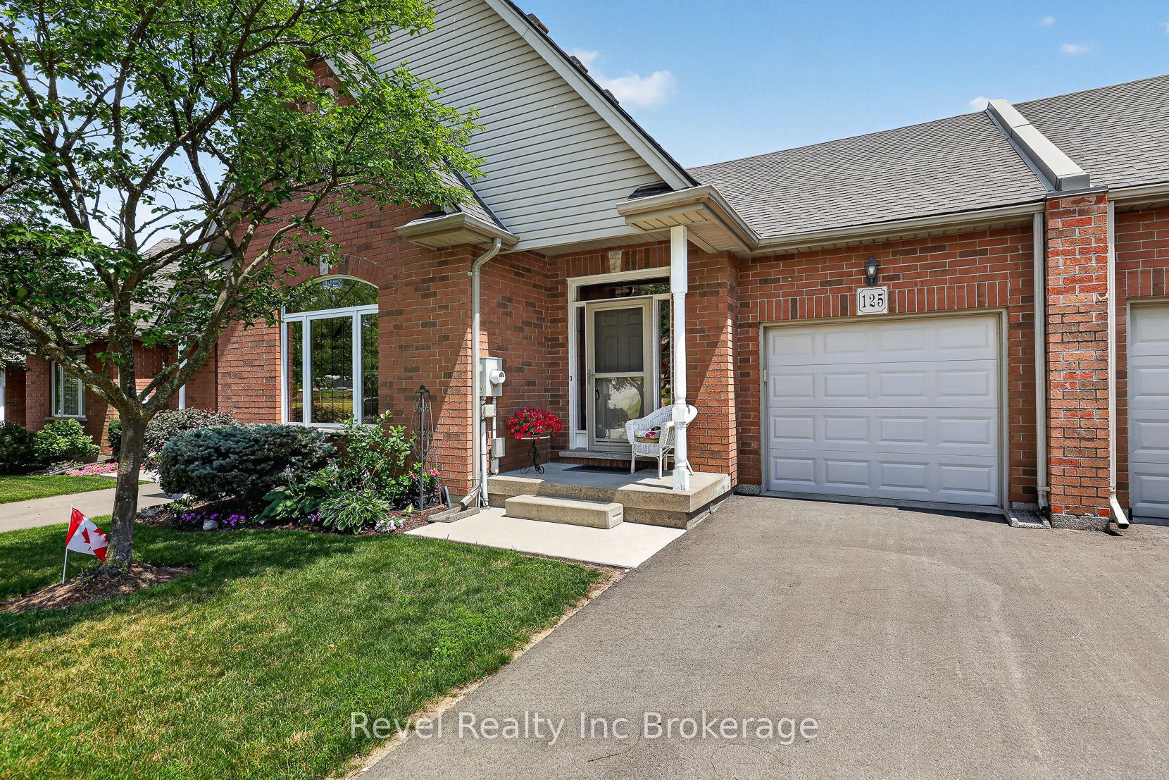 125 Ferguson Drive, Woodstock, ON N4V 1H4 photo 2